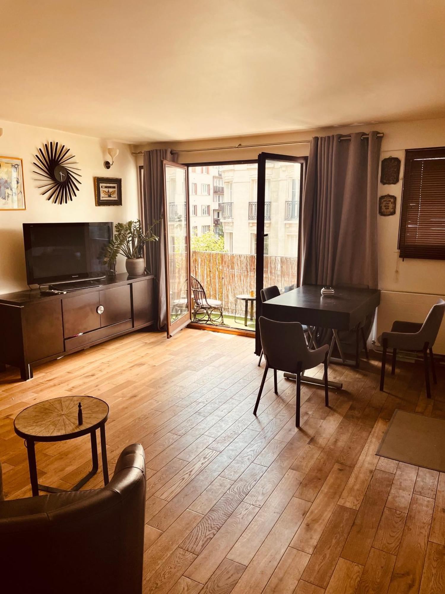 Appartamento Jolie 2 Pieces Avec Balcon 15 Eme Parigi