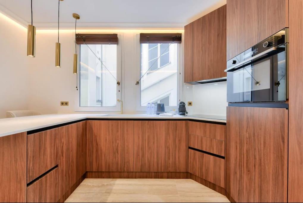 De Luxe Pres Des Champs Elysees Appartamento