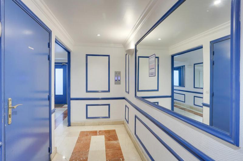 247 Milan - Superb In Paris. * Parigi