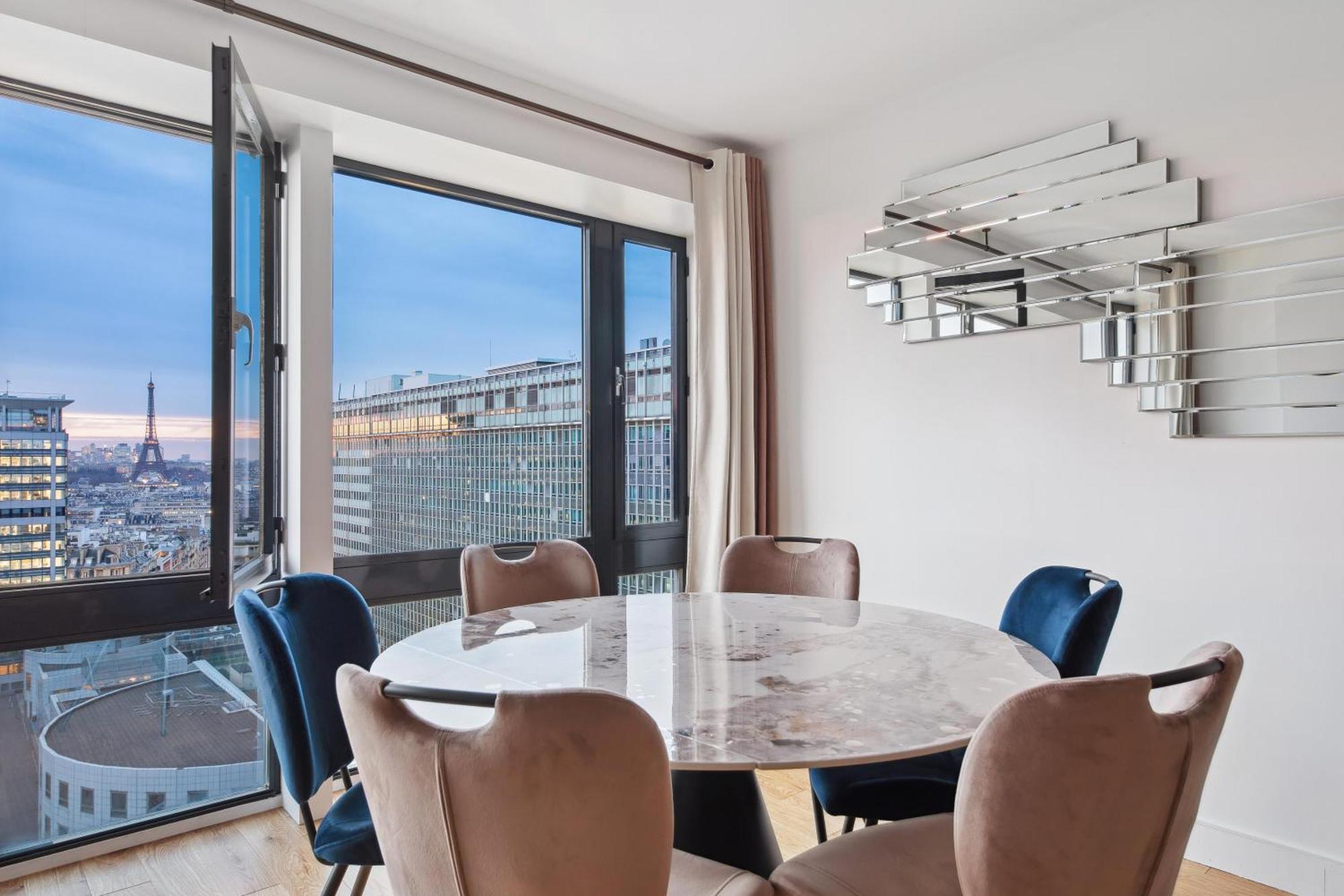 Appartamento Luxury 75m2 With Eiffel Tower View, Metro 1 Min, Parking *