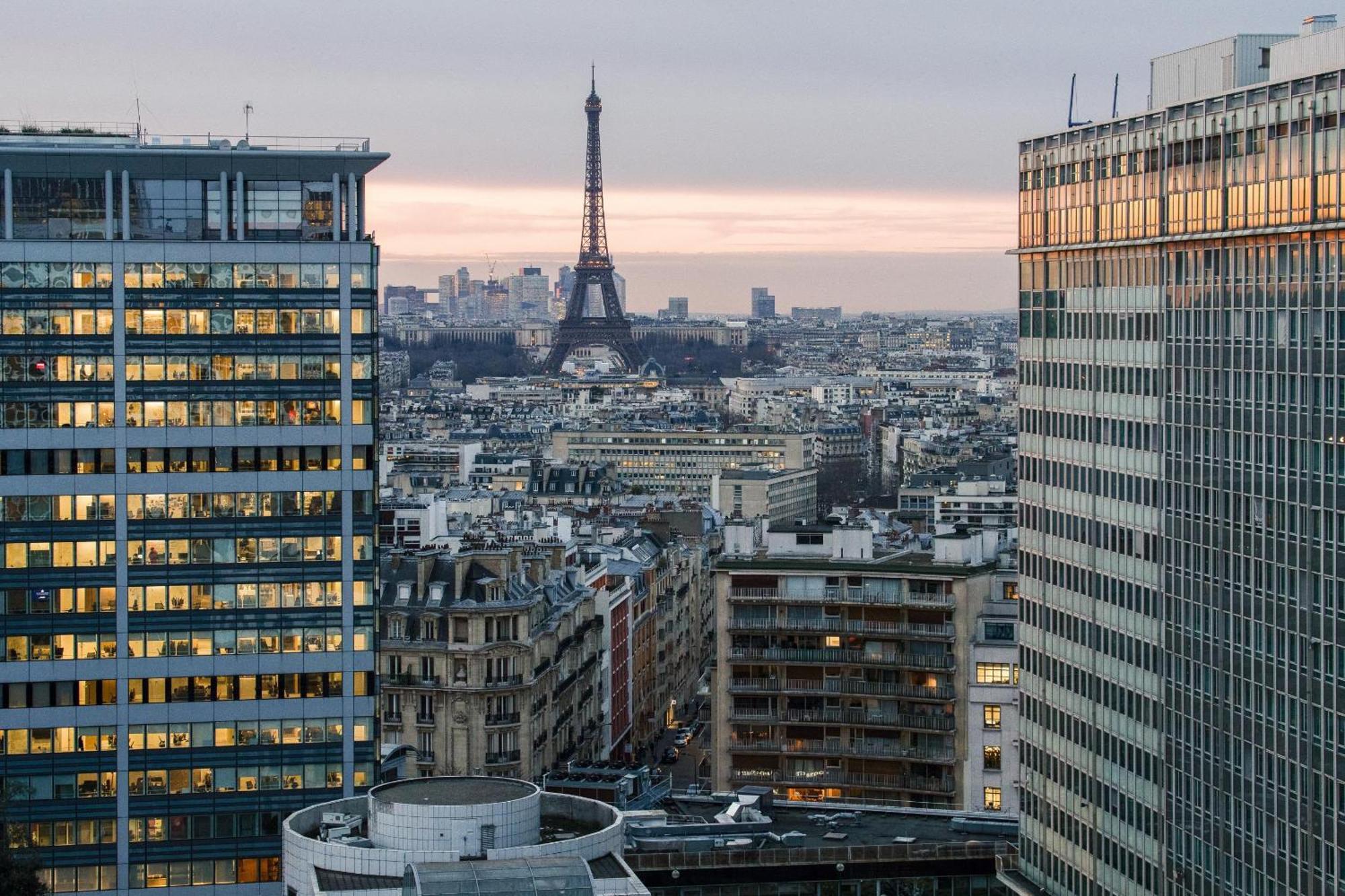 Luxury 75m2 With Eiffel Tower View, Metro 1 Min, Parking Appartamento *
