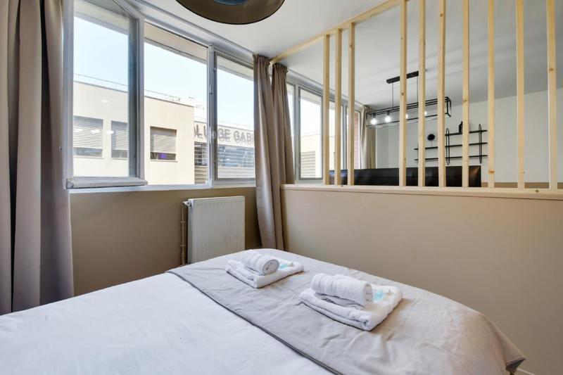 218 Tali - Superb In Paris