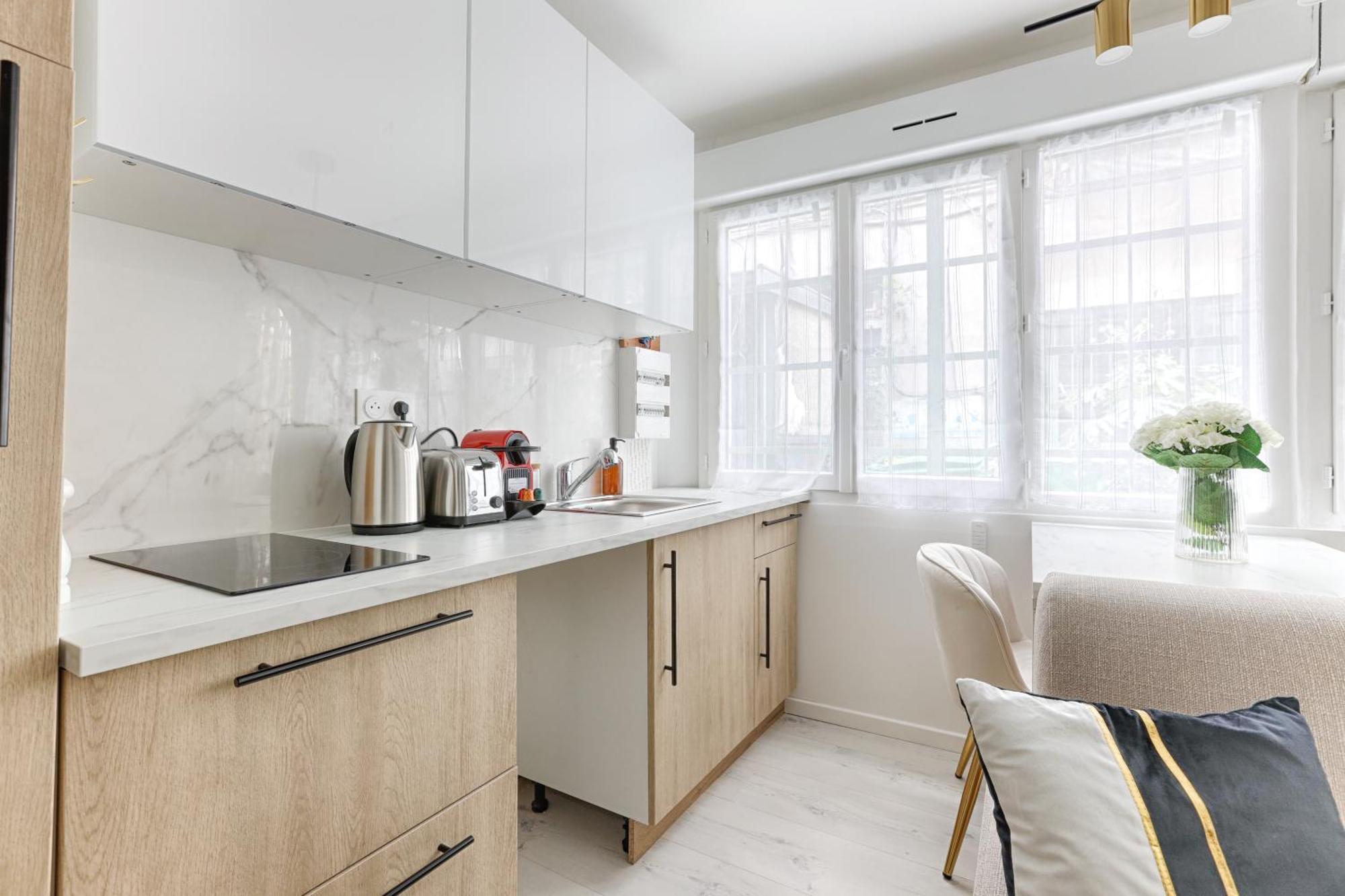 Saint Antoine Marais Charming 1br