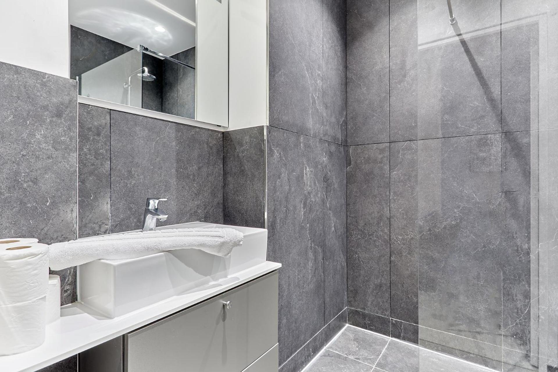 Louvre By Prestige Apartment *