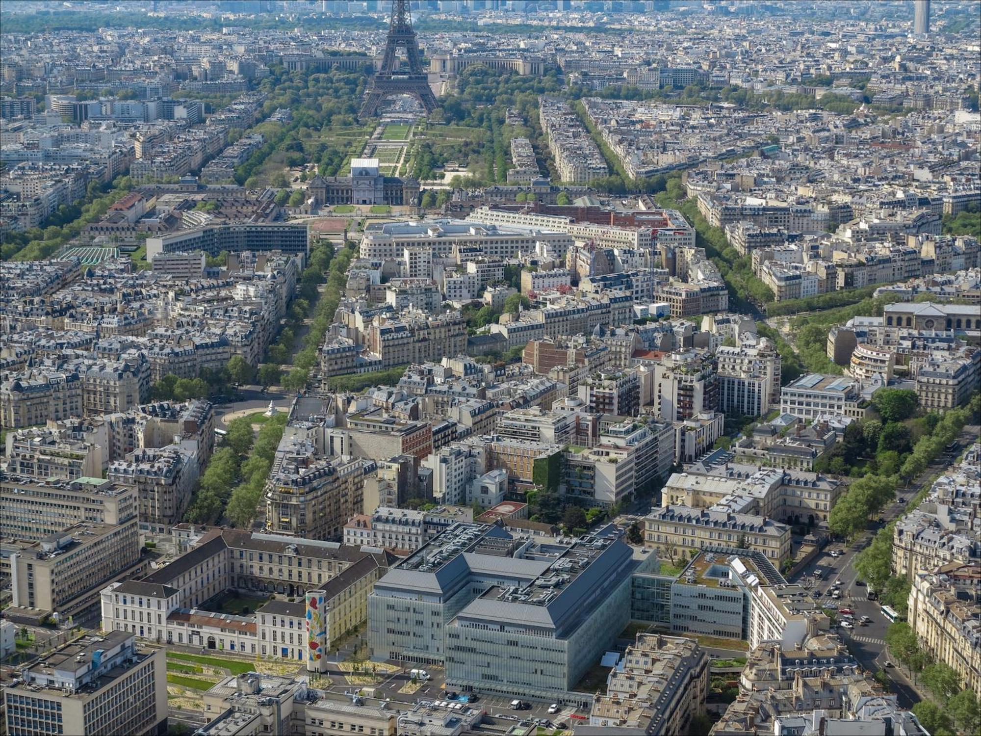 Perfect T2 At The Foot Of The Eiffel Tower-paris 7 * Parigi