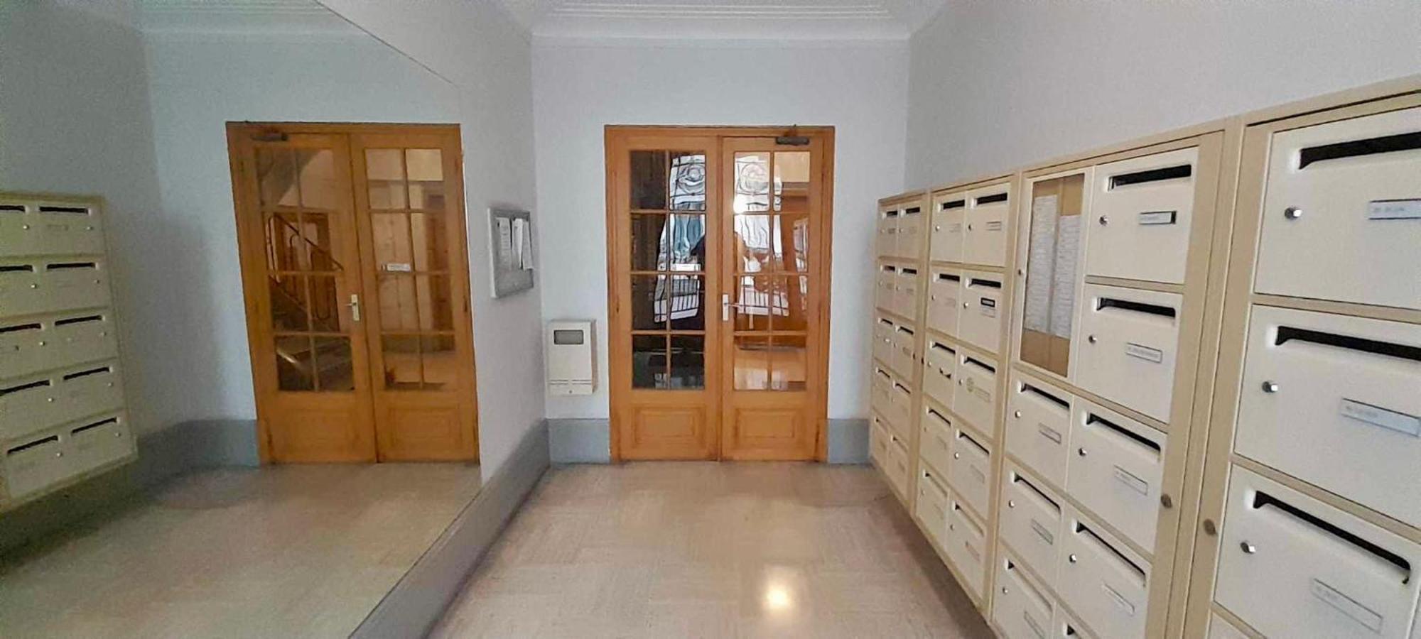 Appartamento Avec Balcon Dans Calme Avec Gardien - *