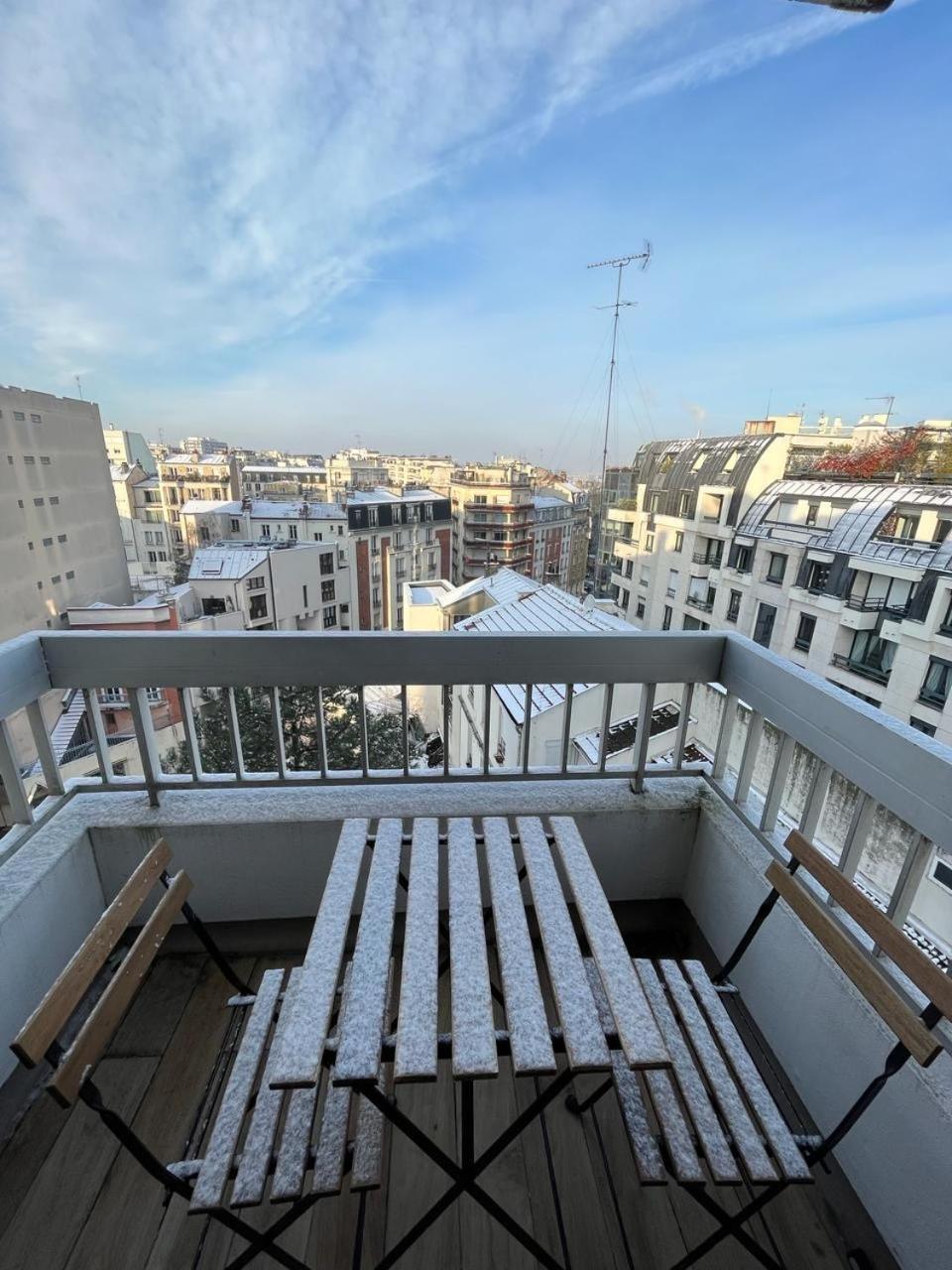 Buttes Chaumont - Free Parking Apartment *