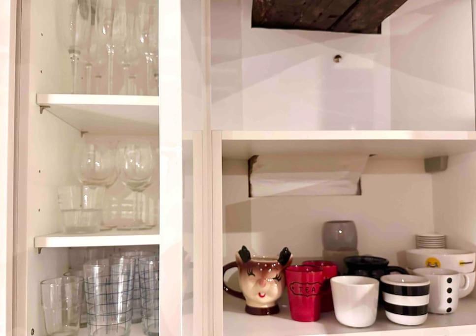 Modern Designed Apartment@ Beaubourg