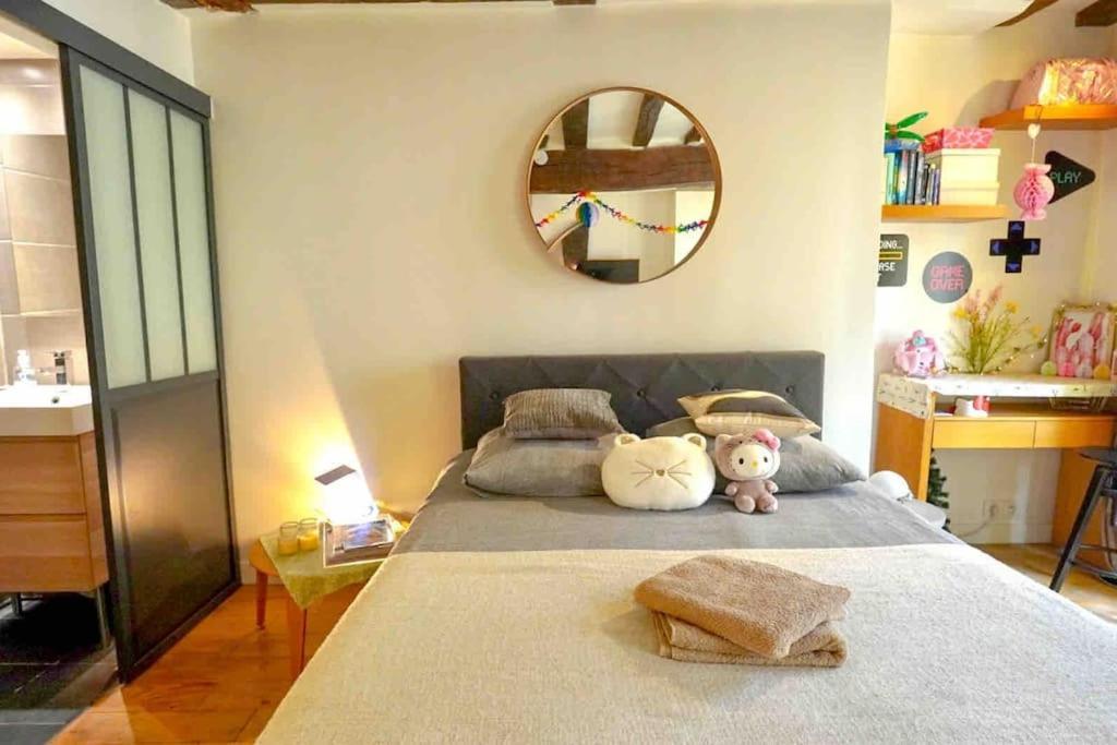 Modern Designed Apartment@ Beaubourg * Paris