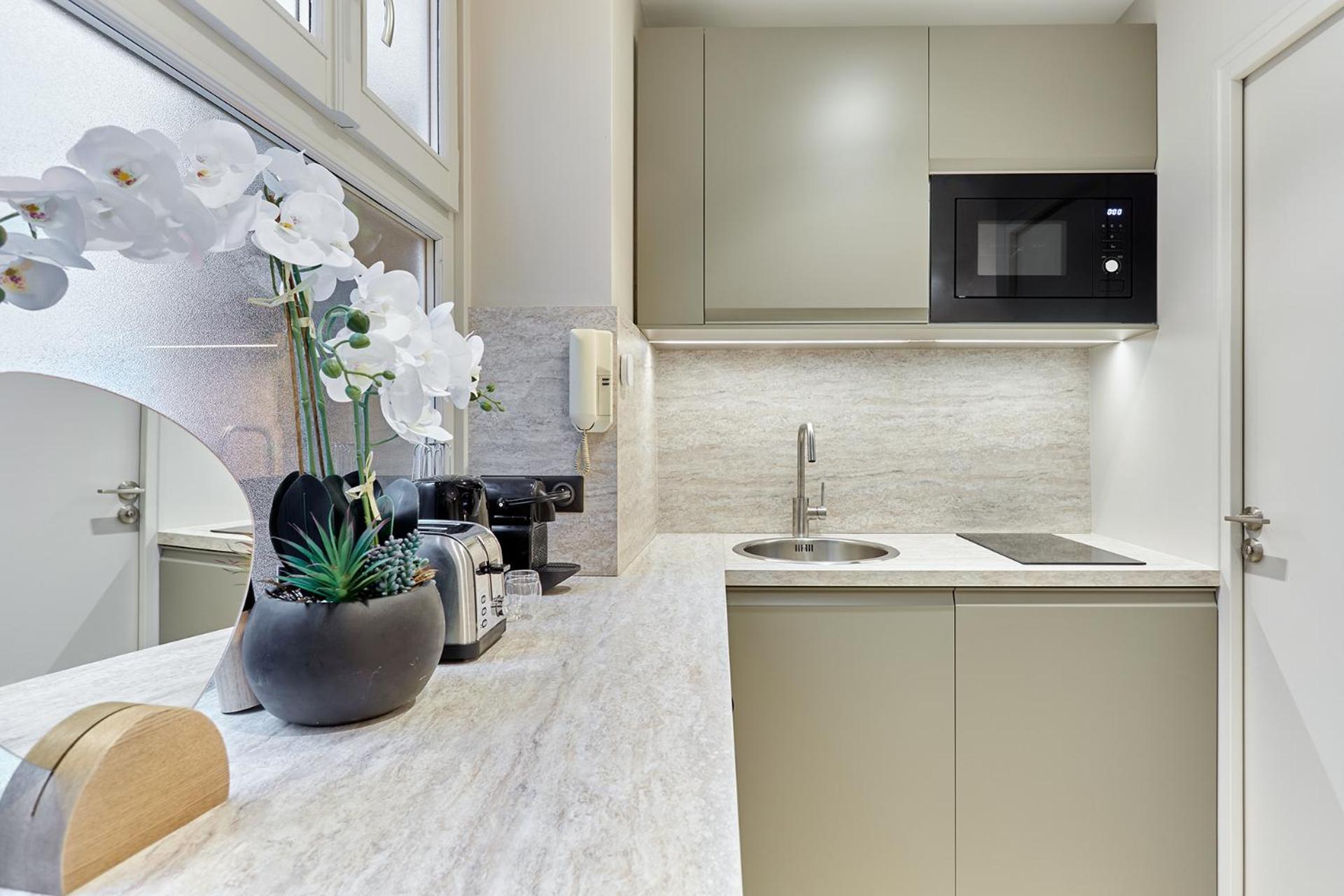 Center Of By Prestige Apartment *