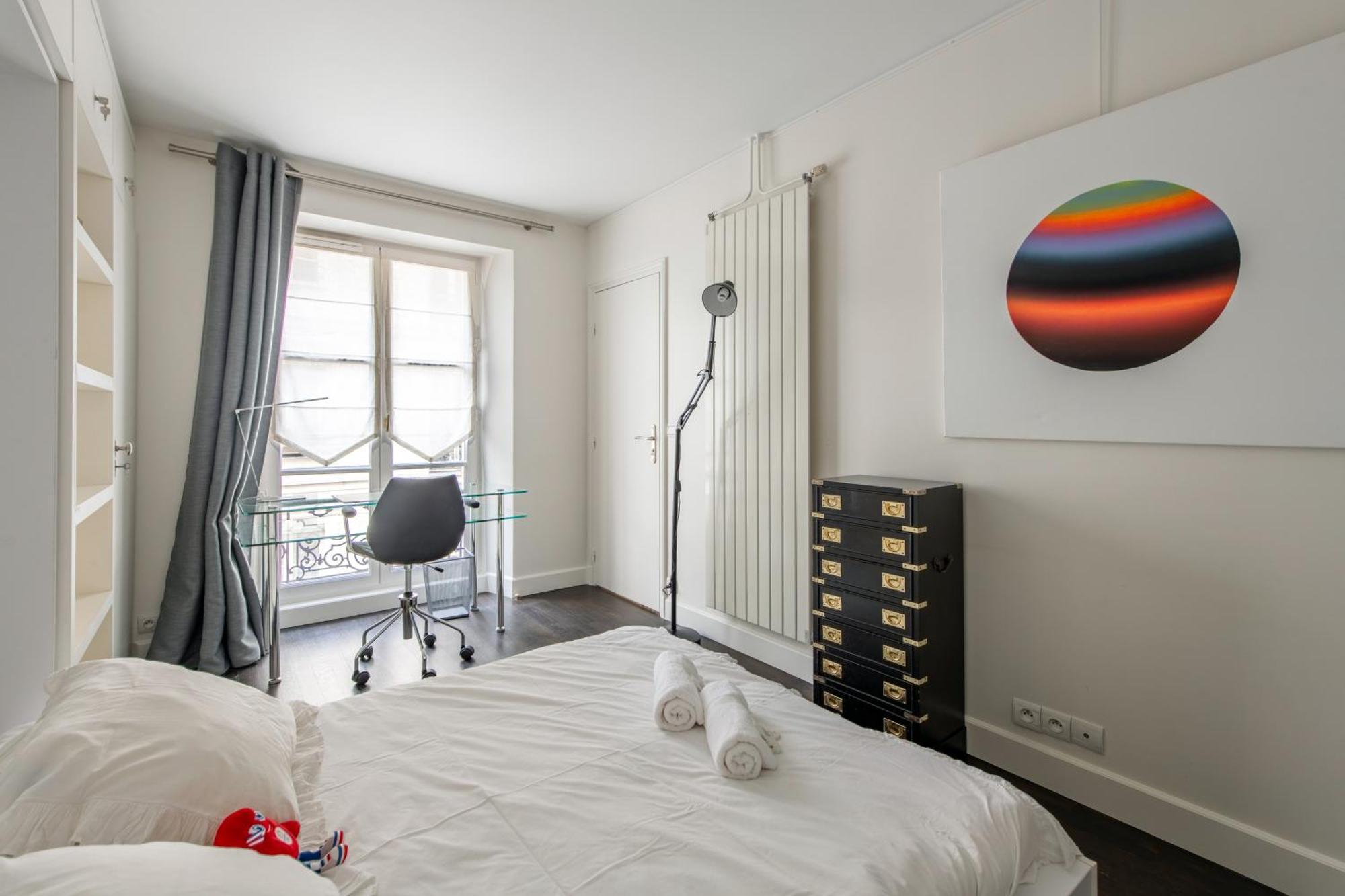 Charming 4 Guests At Galeries Lafayette And Printemps 9th Ard With Air Conditioning *