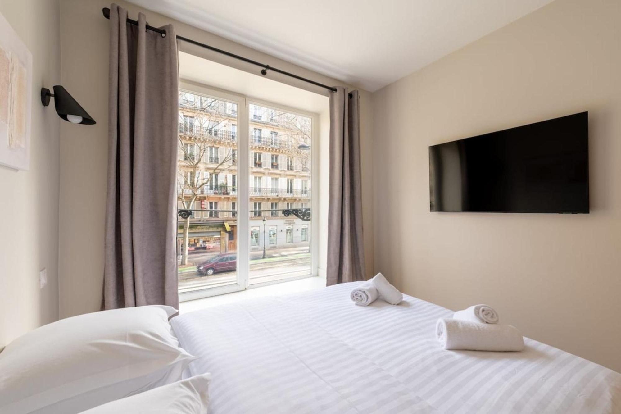 Beautiful & Modern 1bd Flat Near Montmartre Parigi