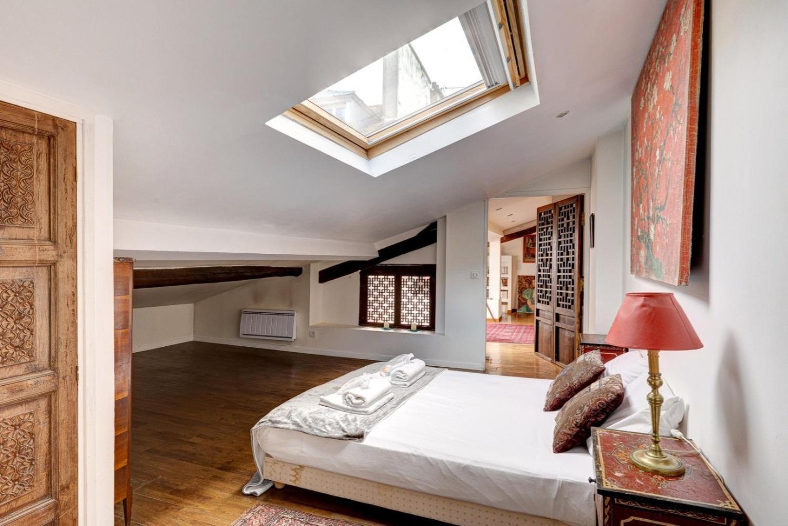 259 Suzy - Superb Duplex In Apartment *