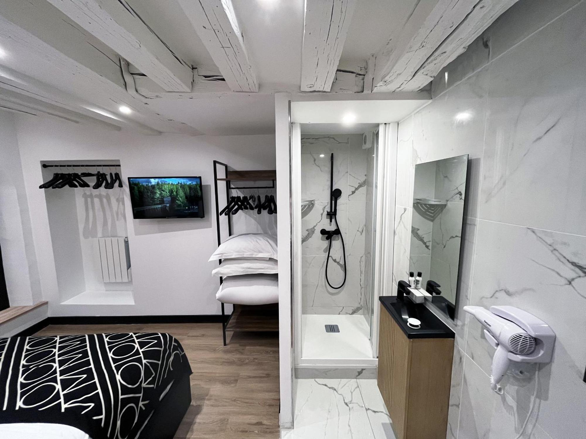 Urban Flat 174 - Vuitton St Denis Apartment