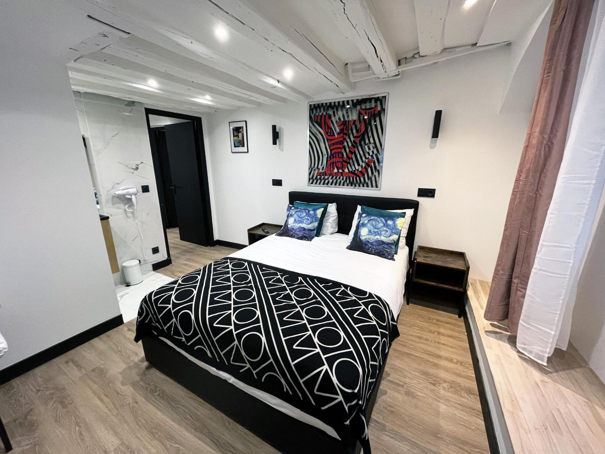 Urban Flat 174 - Vuitton St Denis Apartment