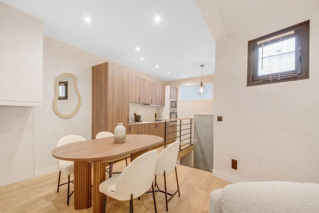 Luxueuse Maisonnette Au Coeur De Batignolles 17eme * Parigi