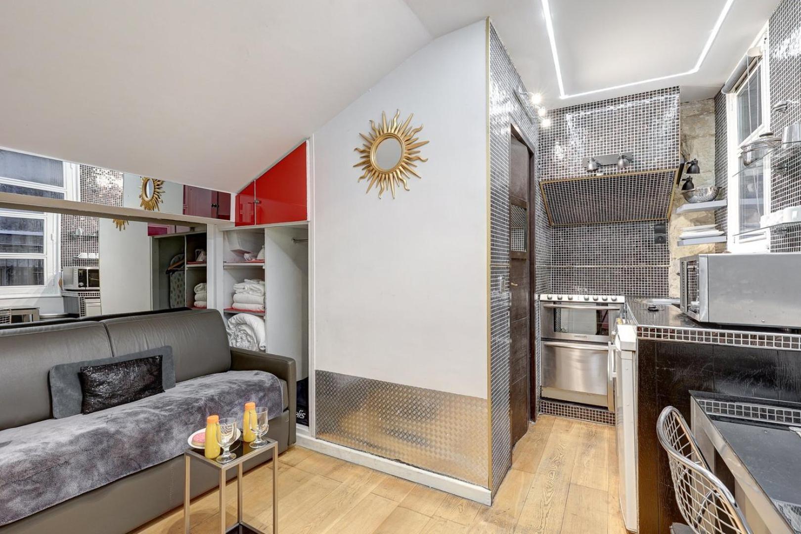668 Sarah - Superb In Apartment Paris