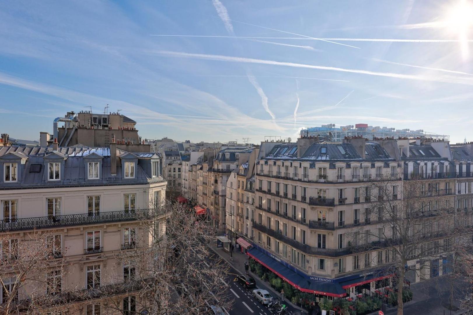 658 Estelle - Luxury Apartment