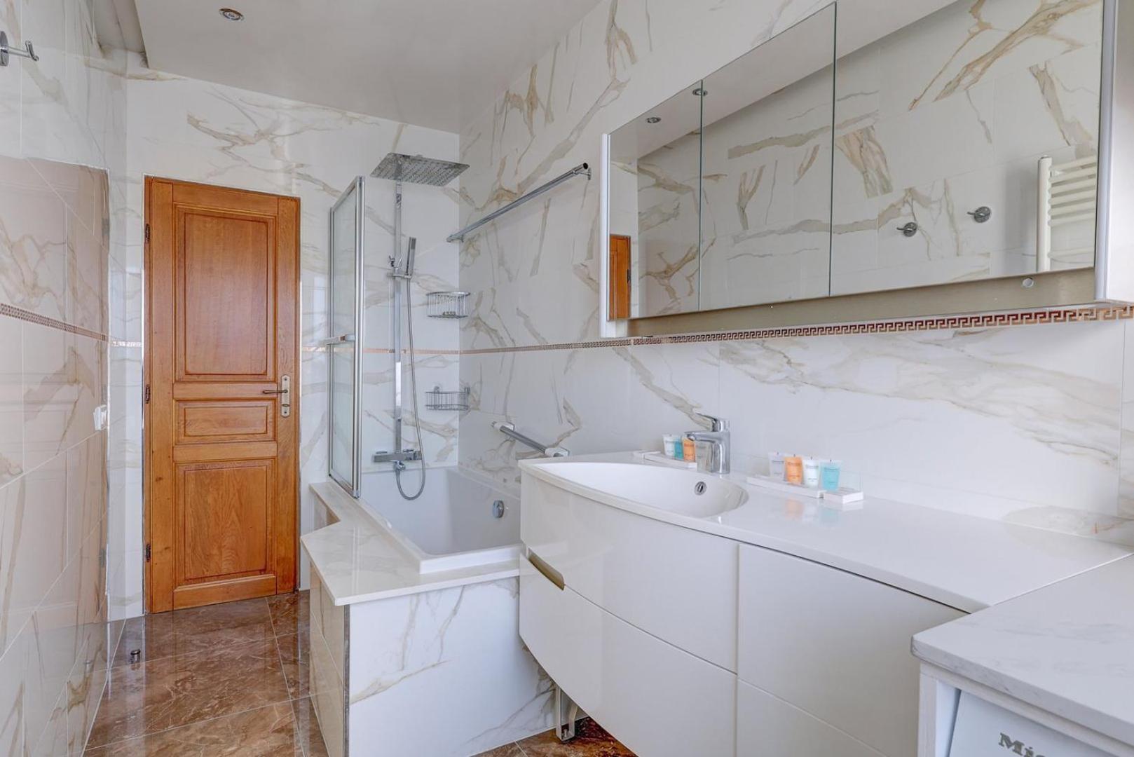 658 Estelle - Luxury * Paris