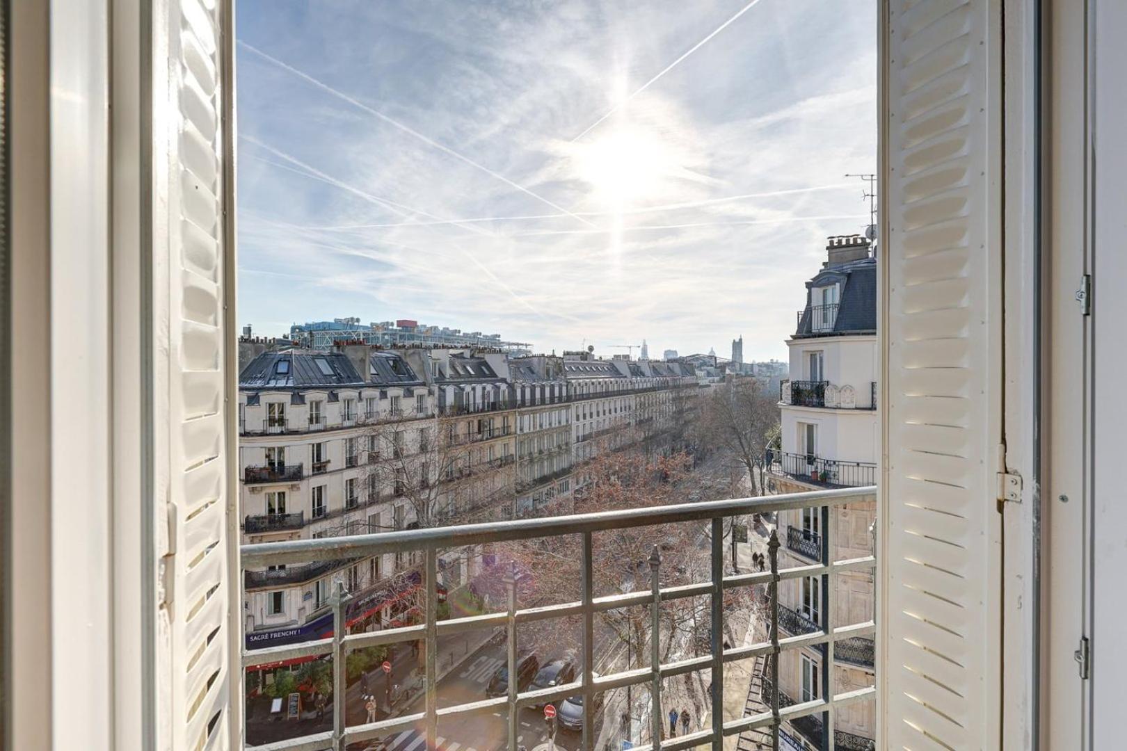 658 Estelle - Luxury Apartment *