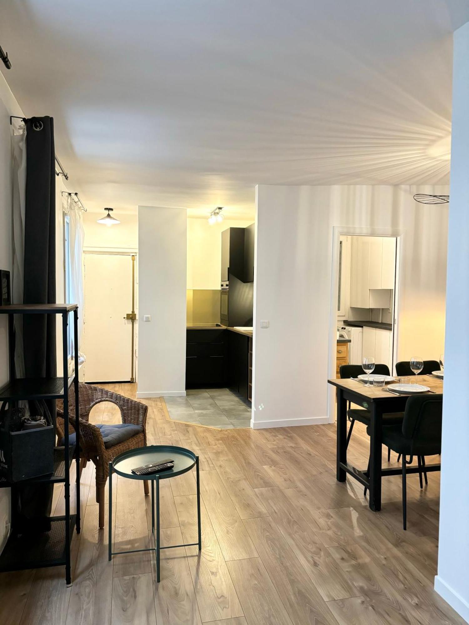 Apartment Petit Coin De Paradis Proche Gare De L'est Paris