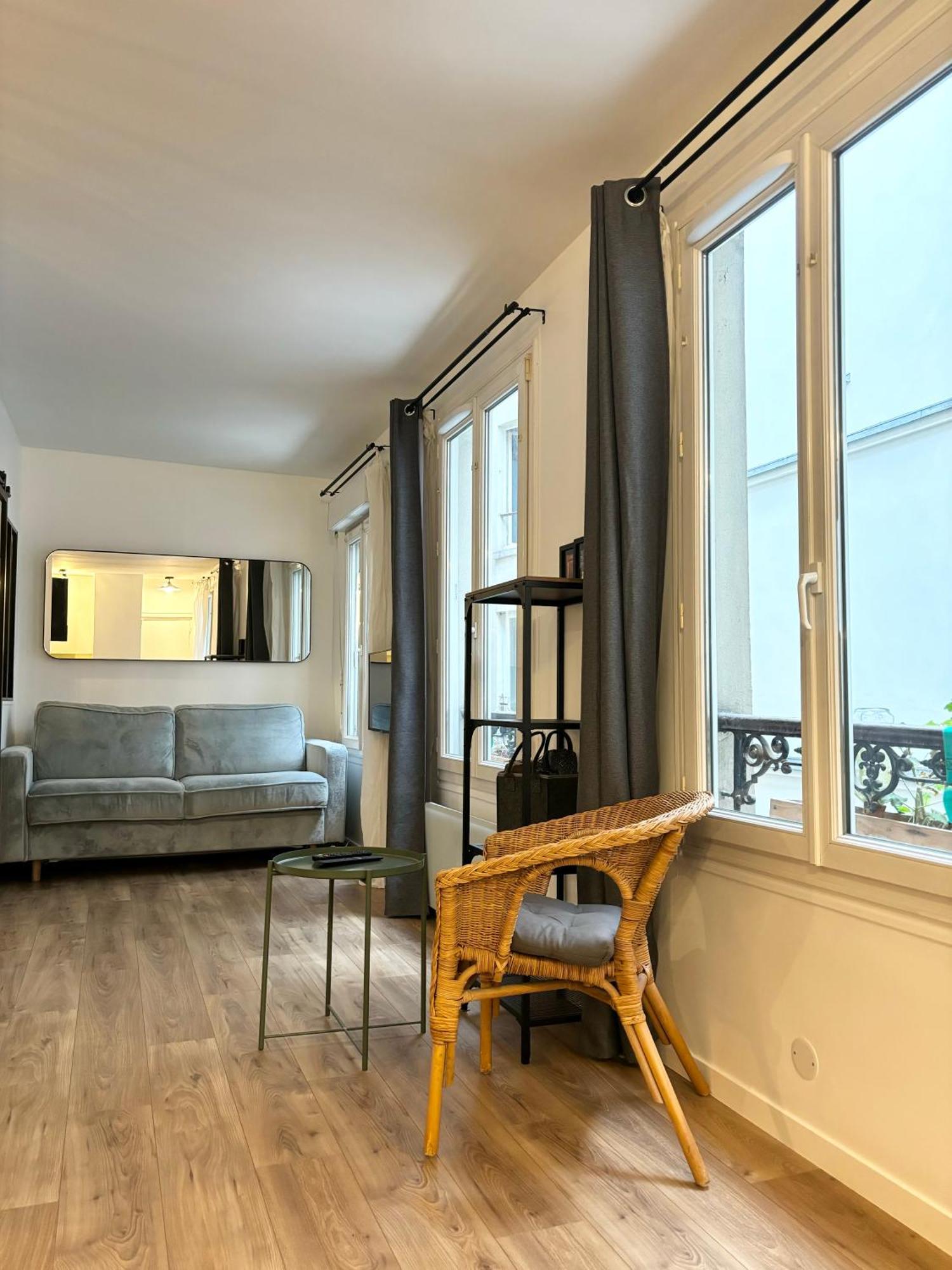 Apartment Petit Coin De Paradis Proche Gare De L'est Paris