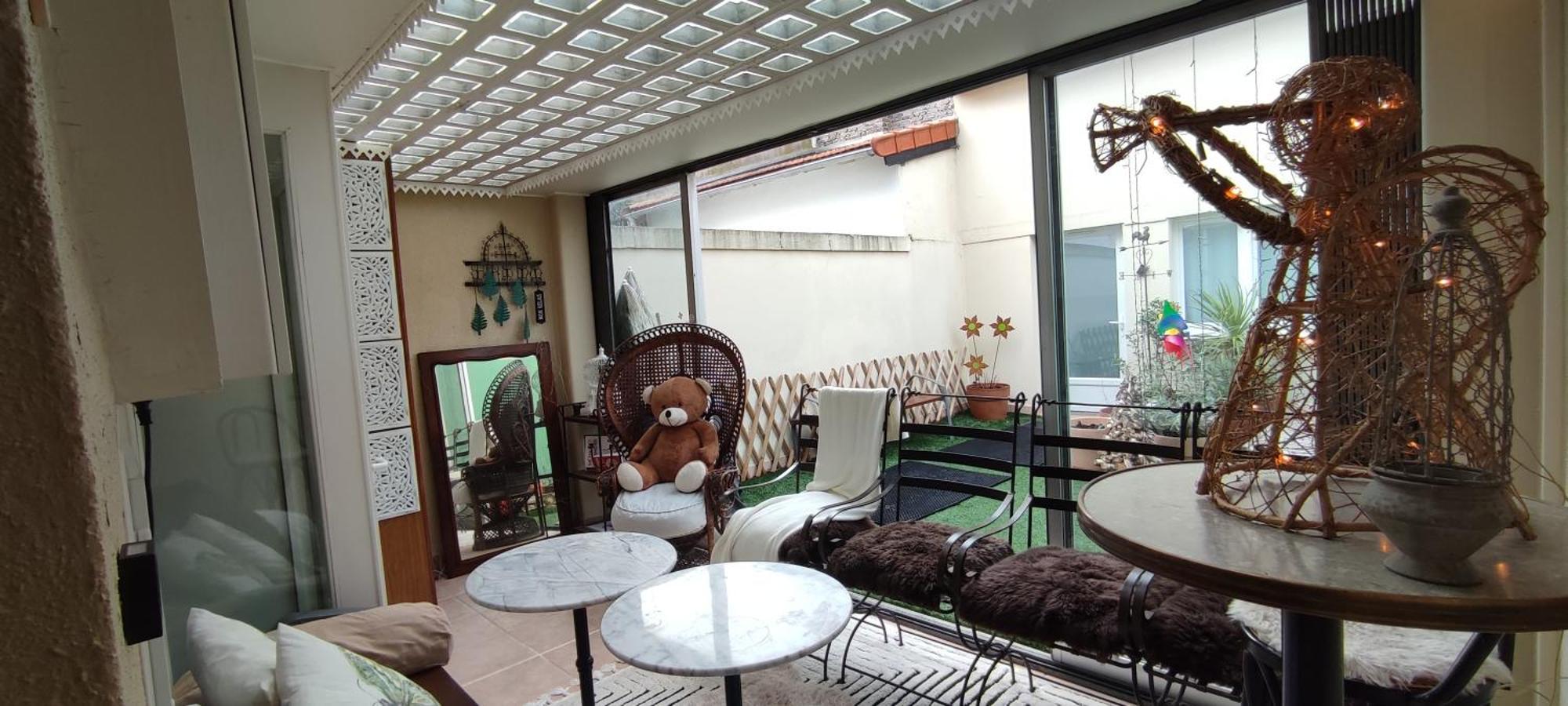 Authentic House Entier 1920's Metro Line 7 For Groups Parigi