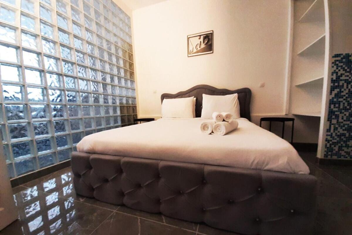 Apartment Sweet In Montmartre