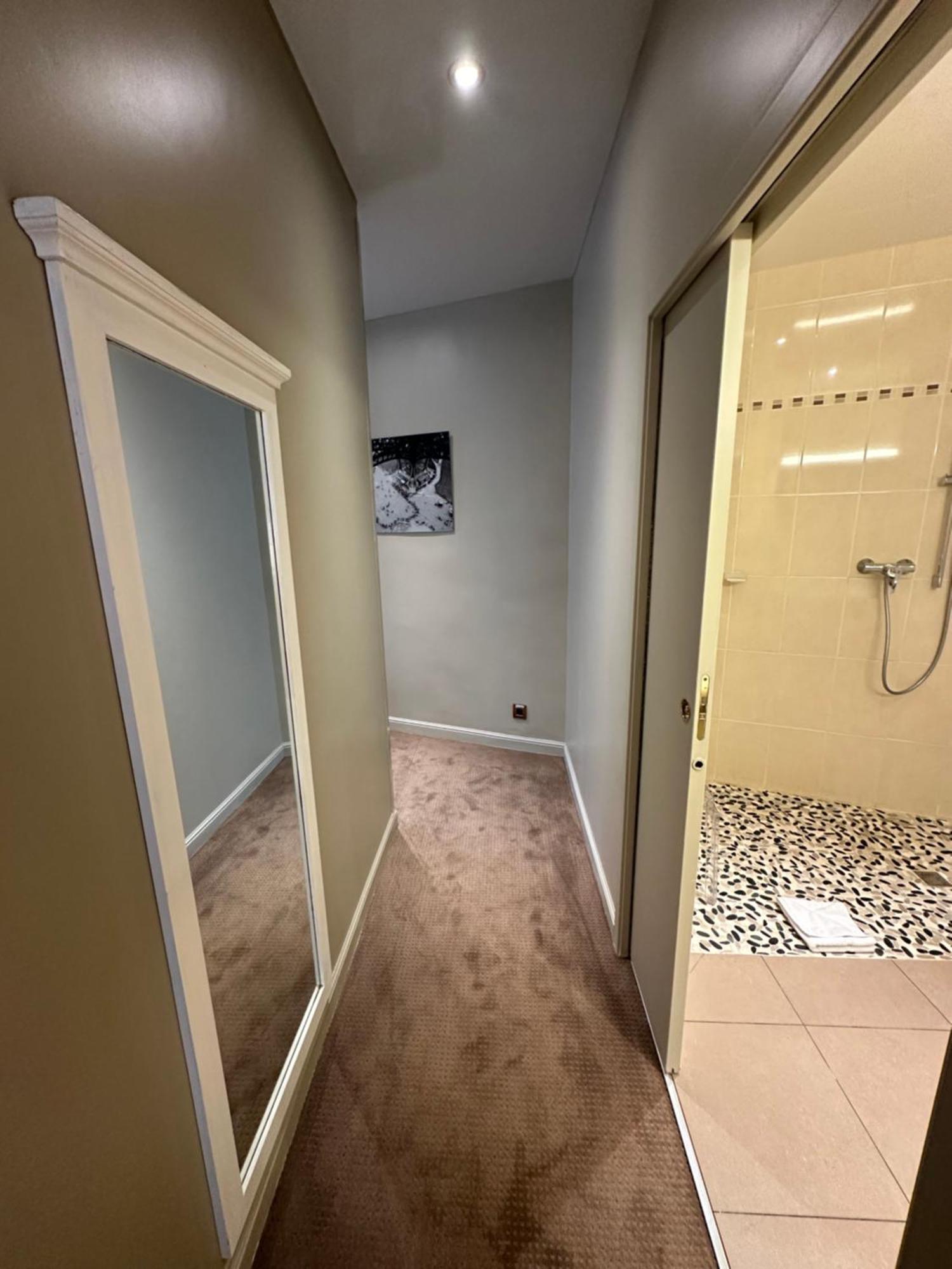Hotel Western Empire Elysees 3*