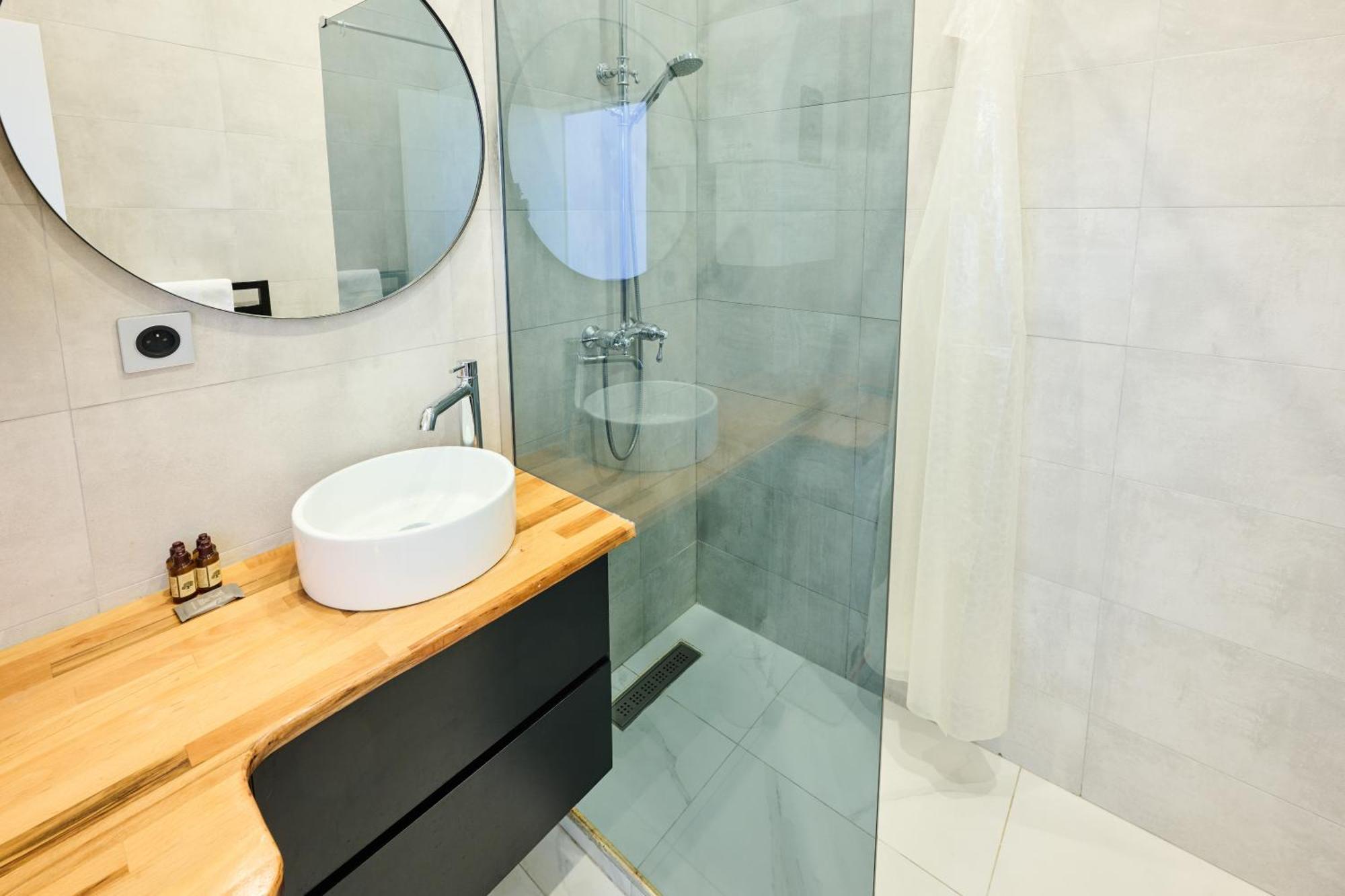 Appartamento Champs Elysées!montaigne, New Luxurious 6pers Flat Parigi