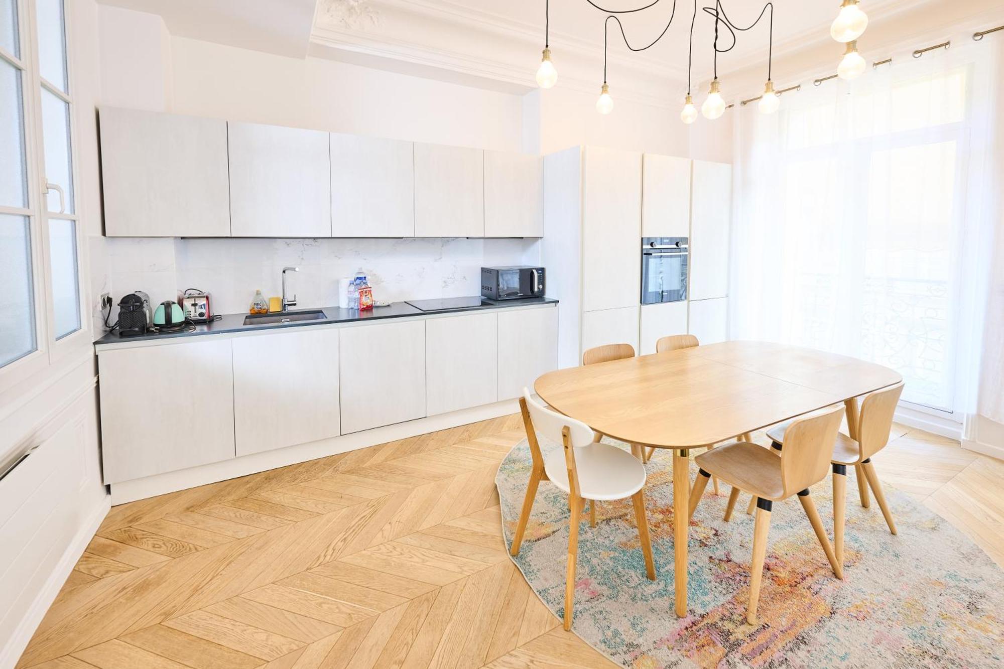 Champs Elysées!montaigne, New Luxurious 6pers Flat