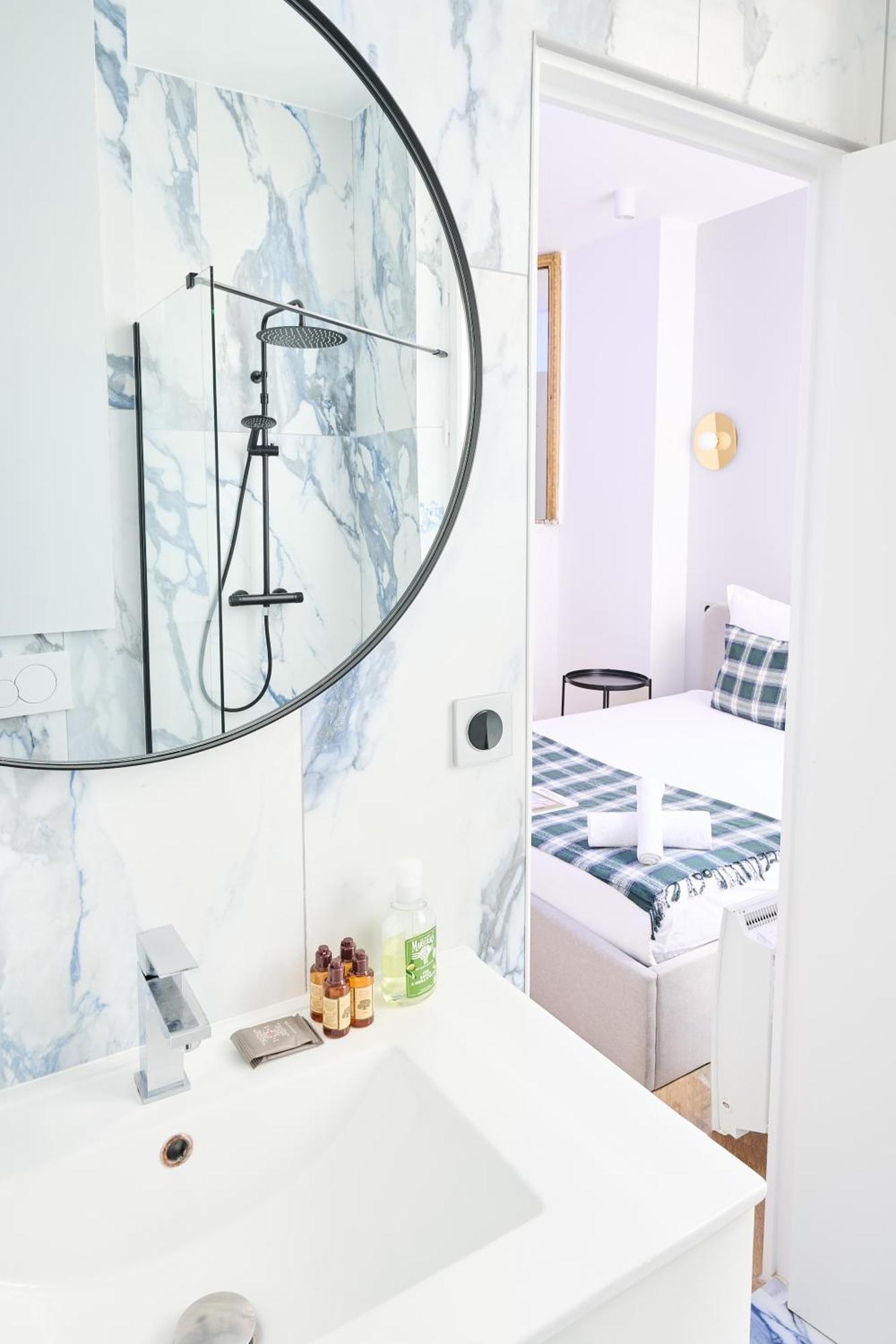 Champs Elysées!montaigne, New Luxurious 6pers Flat * Parigi