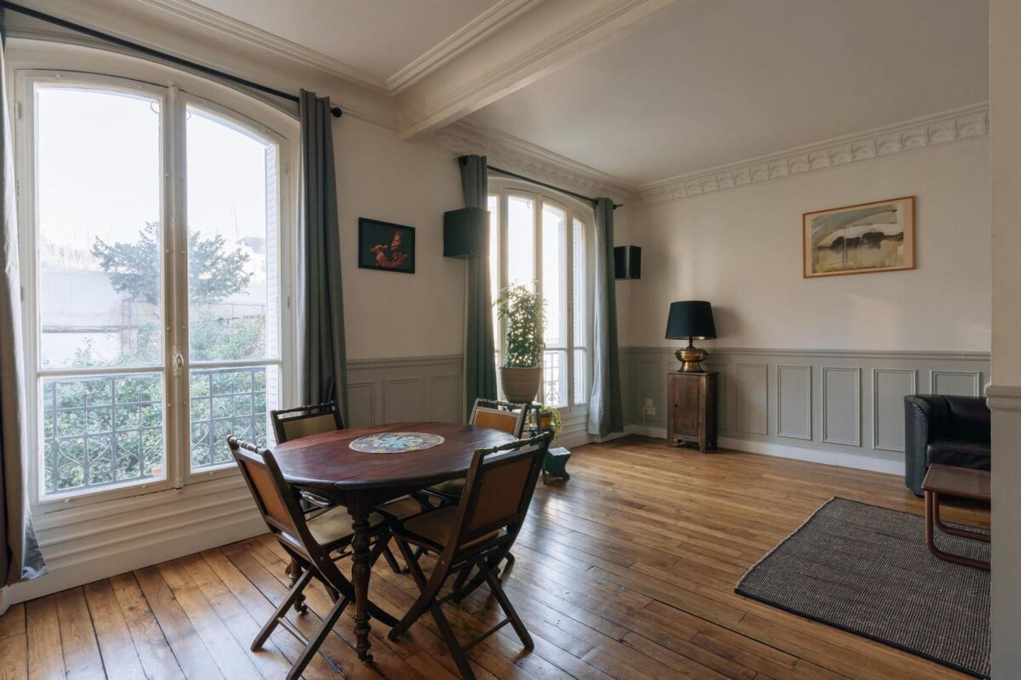 Luminous Parisian-style 1bd Apartmentbelleville