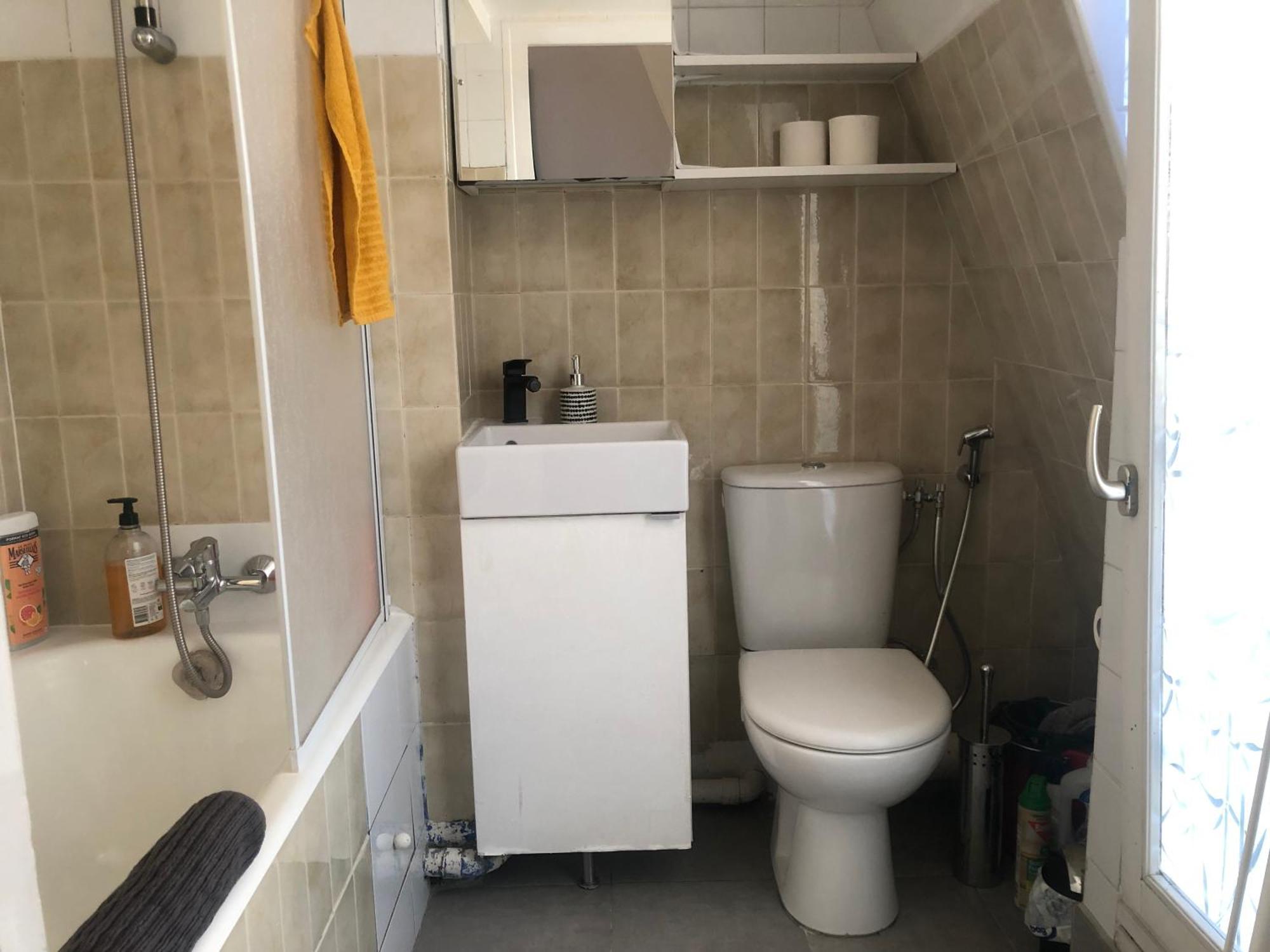 2 Pieces Sous Les Toits 6 Personnes Calme Lumineux Equipe Apartment Paris