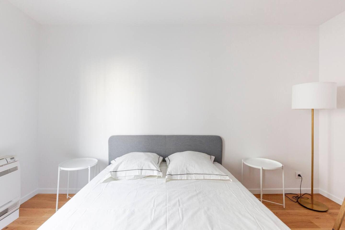 3 Bedroom Flat Close Montmartre Parigi