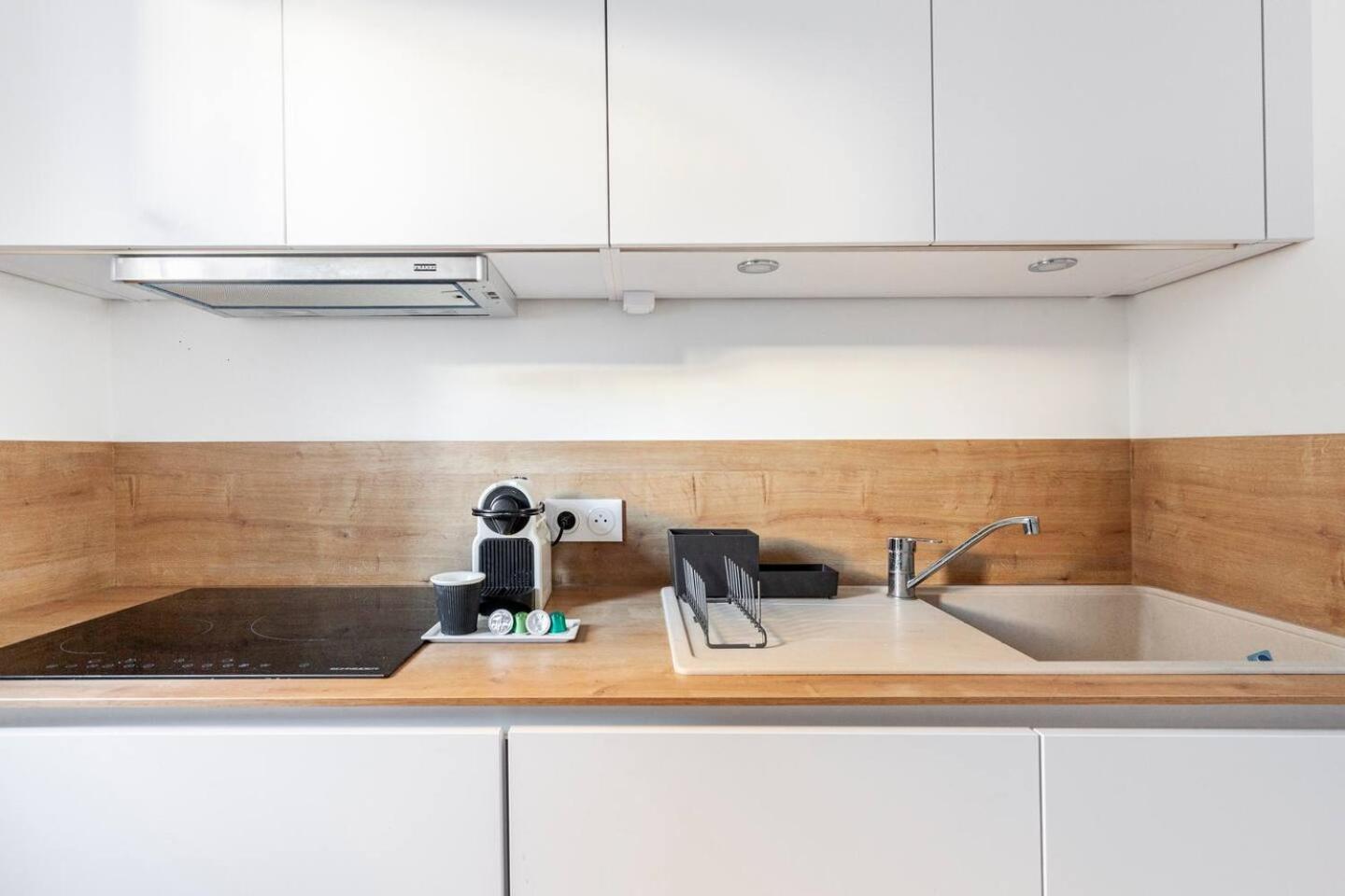 Appartamento 3 Bedroom Flat Close Montmartre Parigi