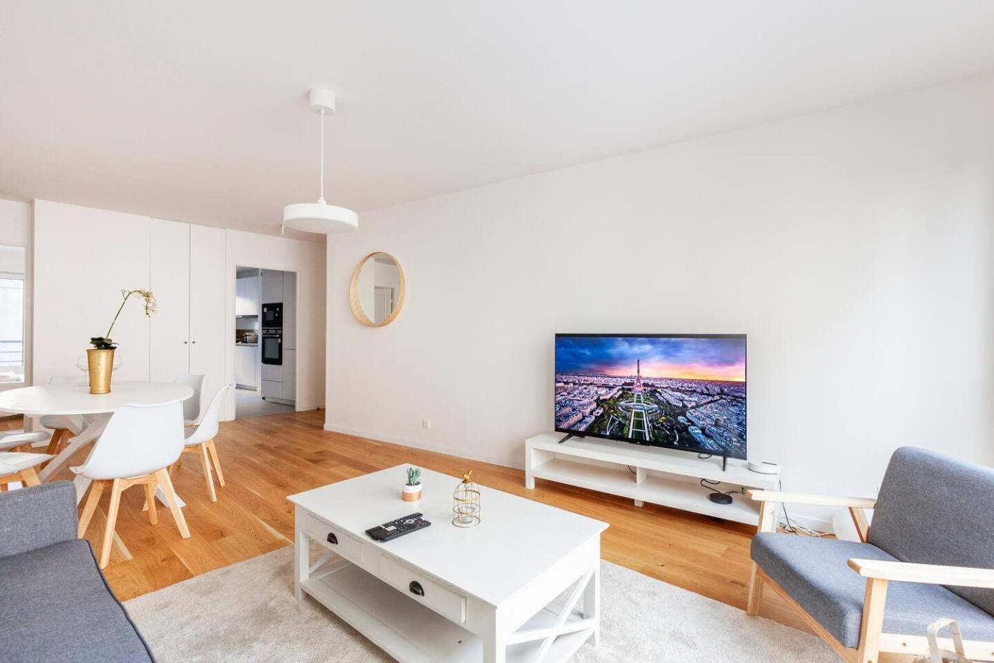 3 Bedroom Flat Close Montmartre * Parigi