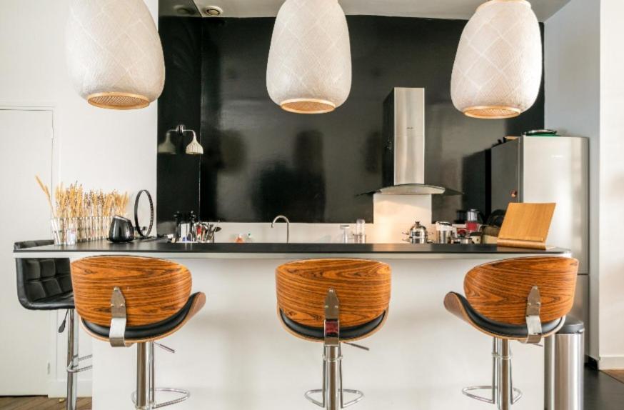 Amazing Premium Flat, Fantastic Location, 1290 Sqf *