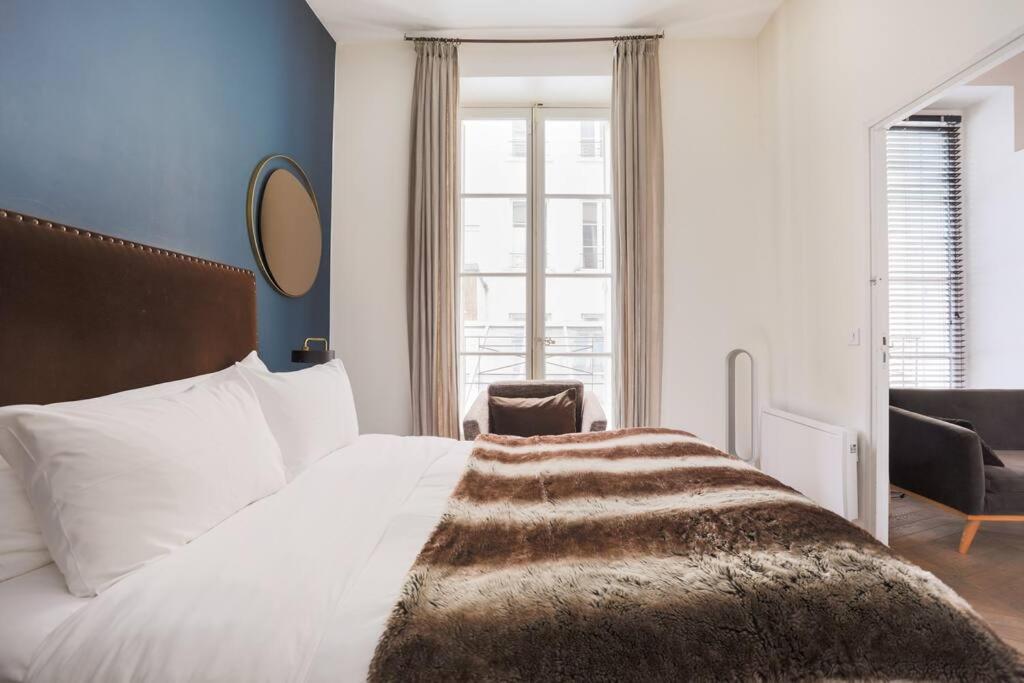 Amazing Premium Flat, Fantastic Location, 1290 Sqf * Paris