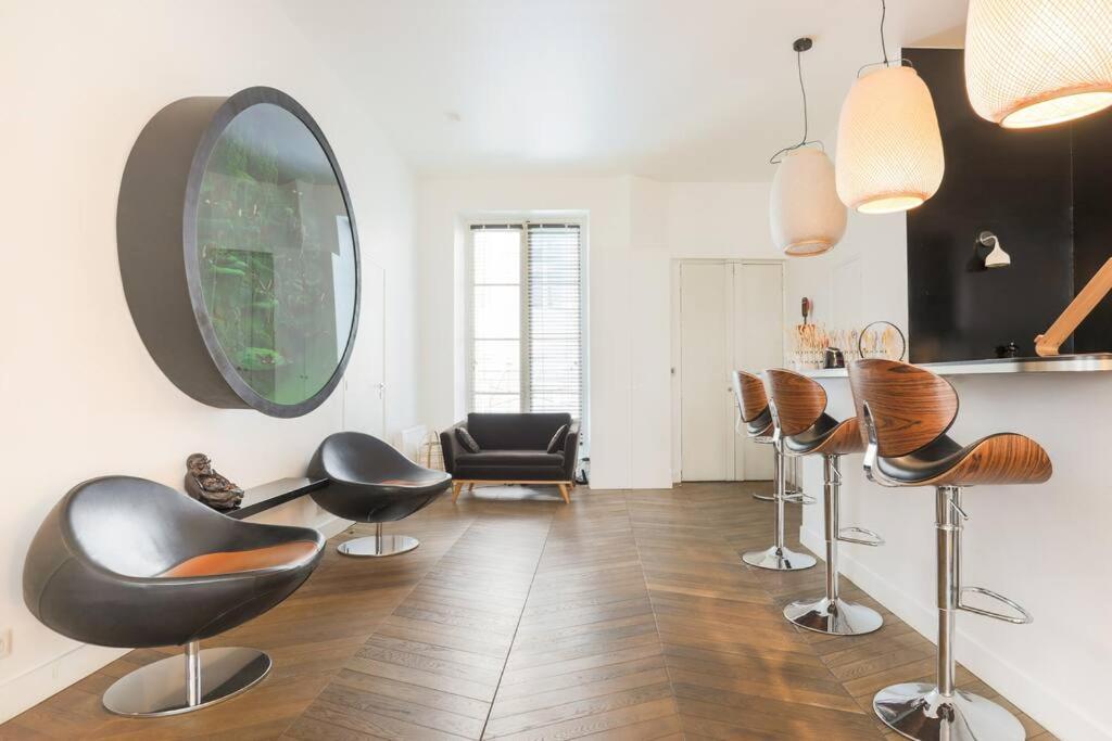 Amazing Premium Flat, Fantastic Location, 1290 Sqf Apartment *