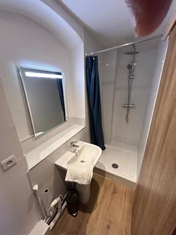 Apartment Sacre Coeur Montmartre Et Tour Eiffel, 8 People, Paris
