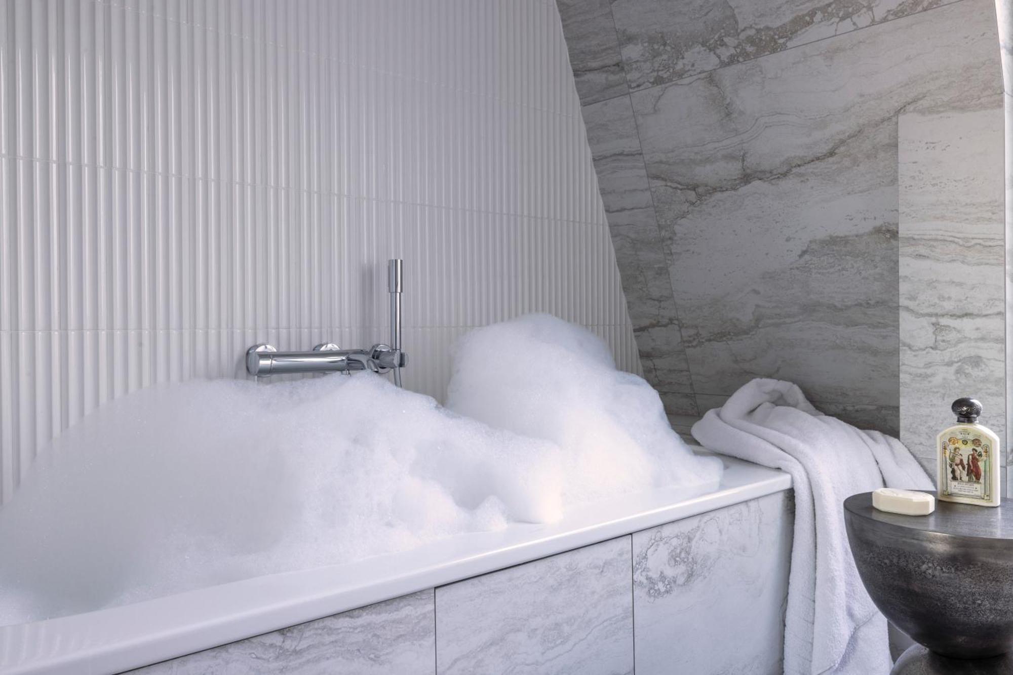 Hotel Des Carmes By Malone