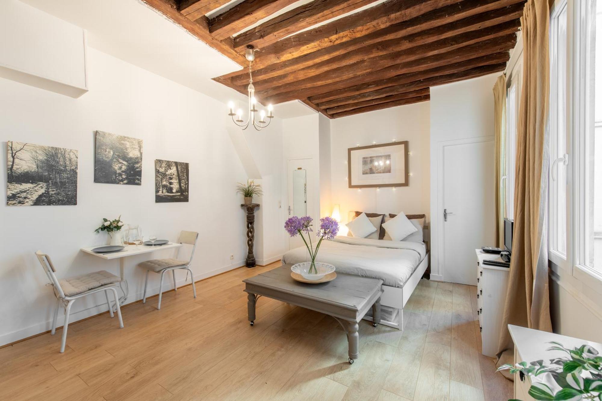 Apartment Geranimus Beauregard: Heart Of Paris