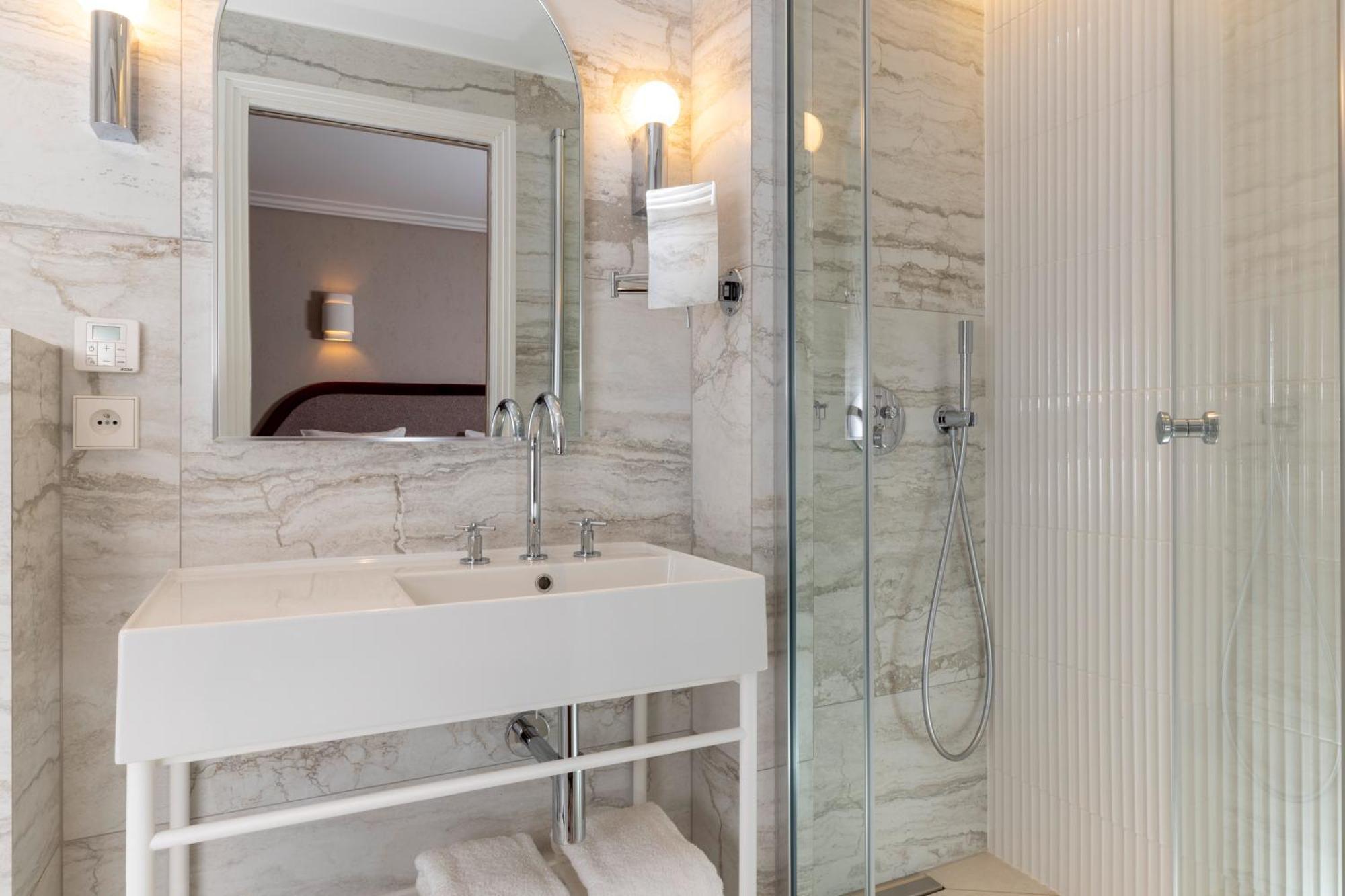 Des Carmes By Malone Hotel 4*
