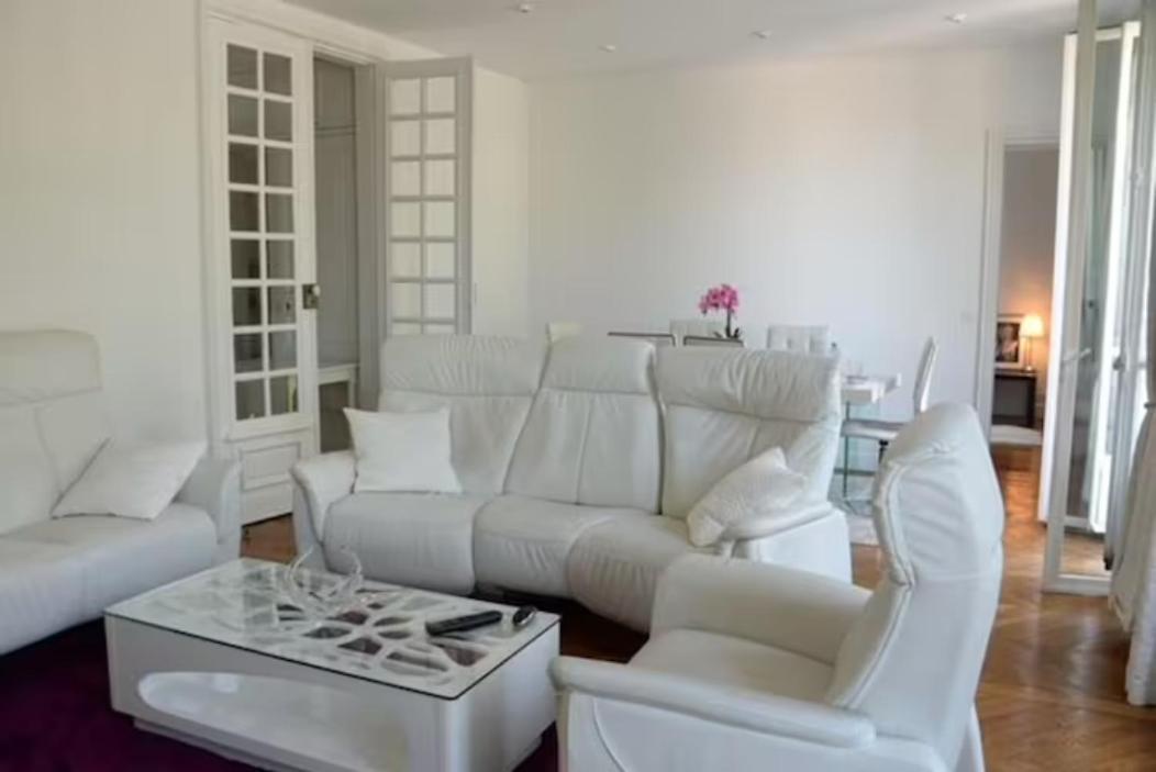 Homestay Eiffel Edge Escape 30 M From Eiffel Tower Paris