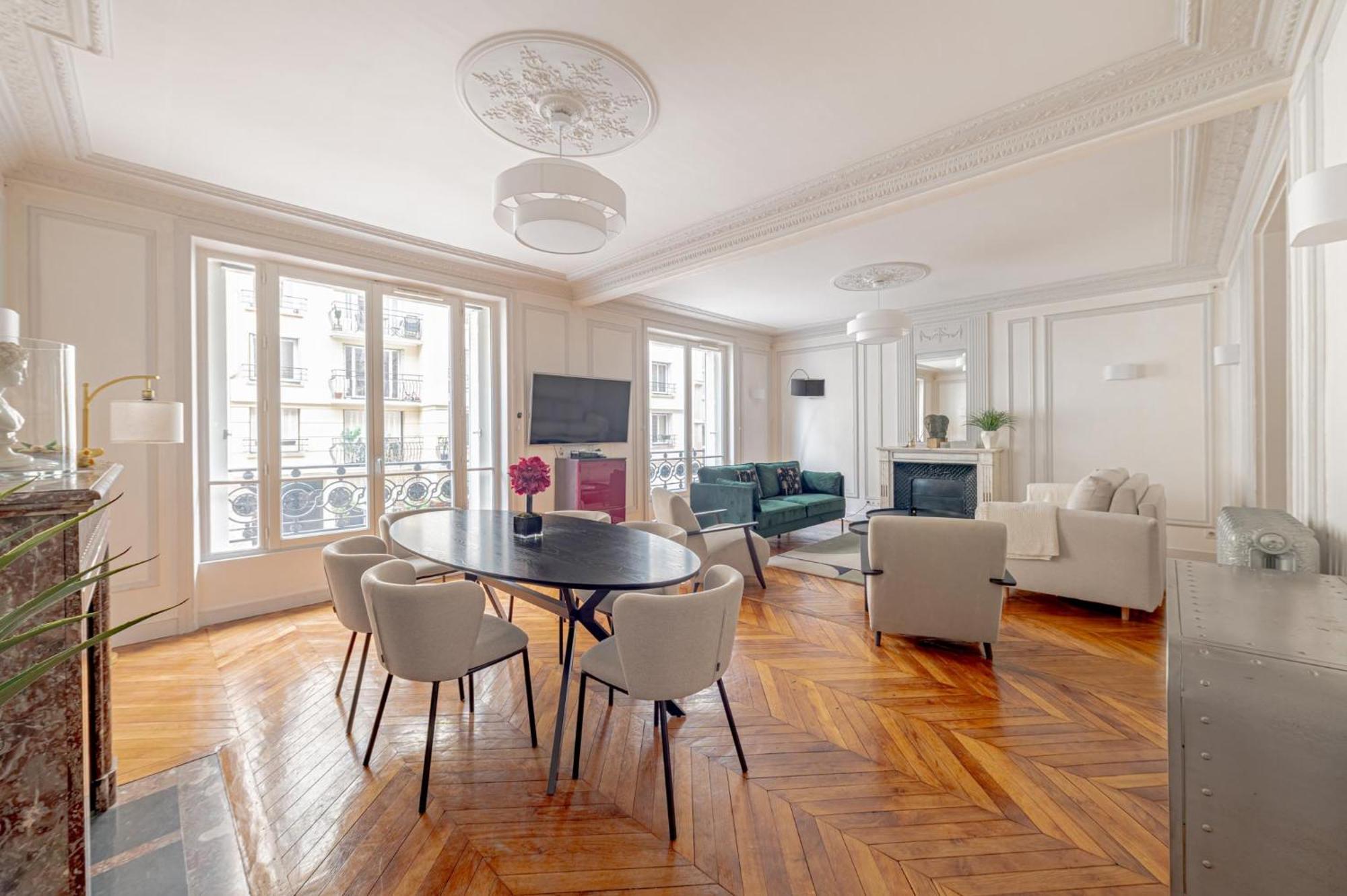Parisian Elegance 2bedr In The 16th Paris