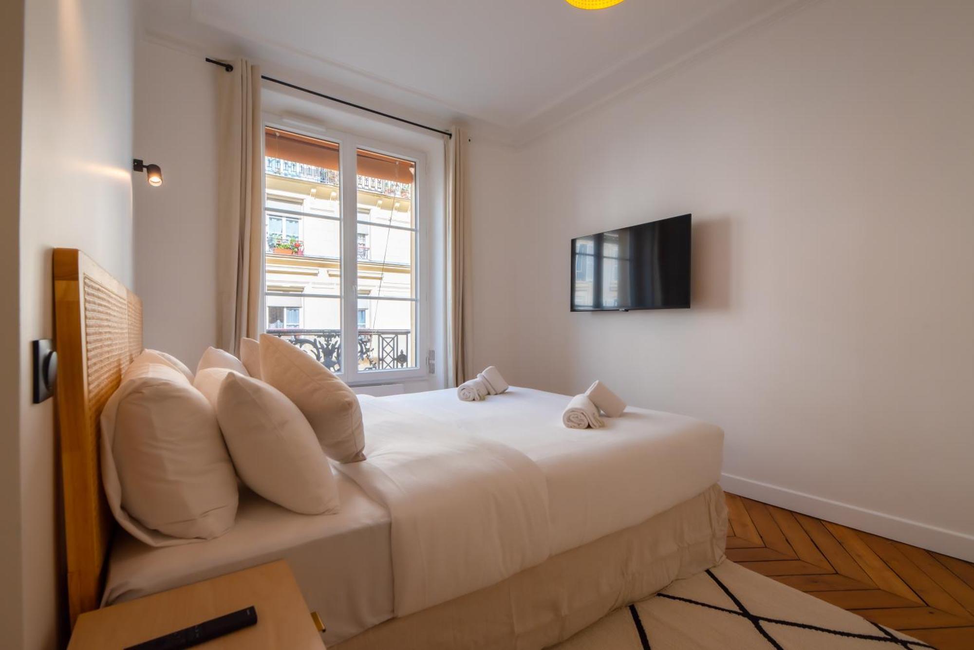 Lovely Near Canal St Martin Apartment Paris