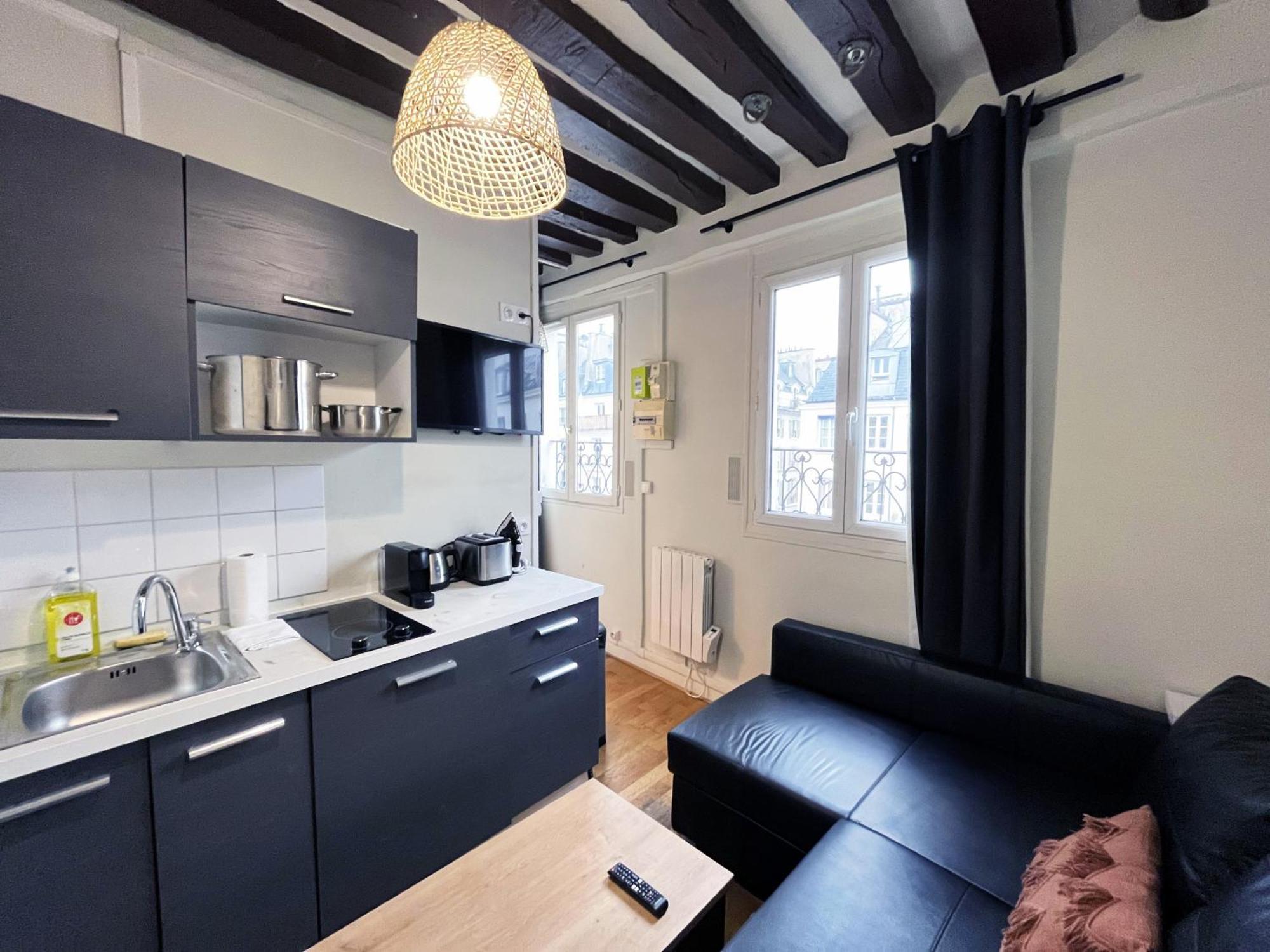 164 - Charming In Center Of Appartamento Parigi