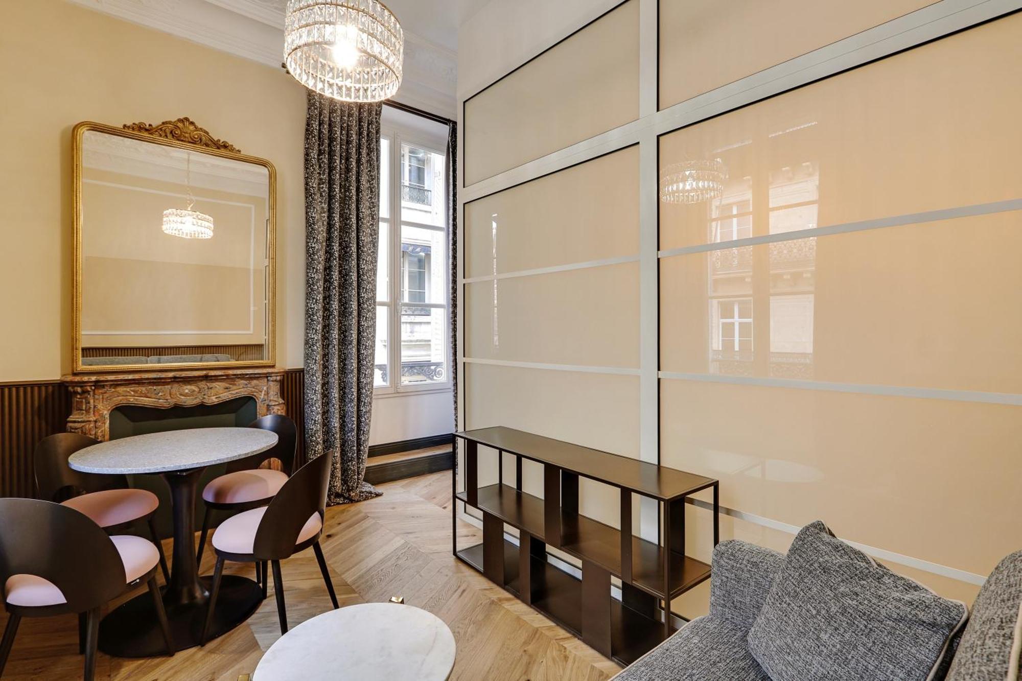 Pick A Flat's In La Madeleine-opera - Rue De L'arcade * Paris