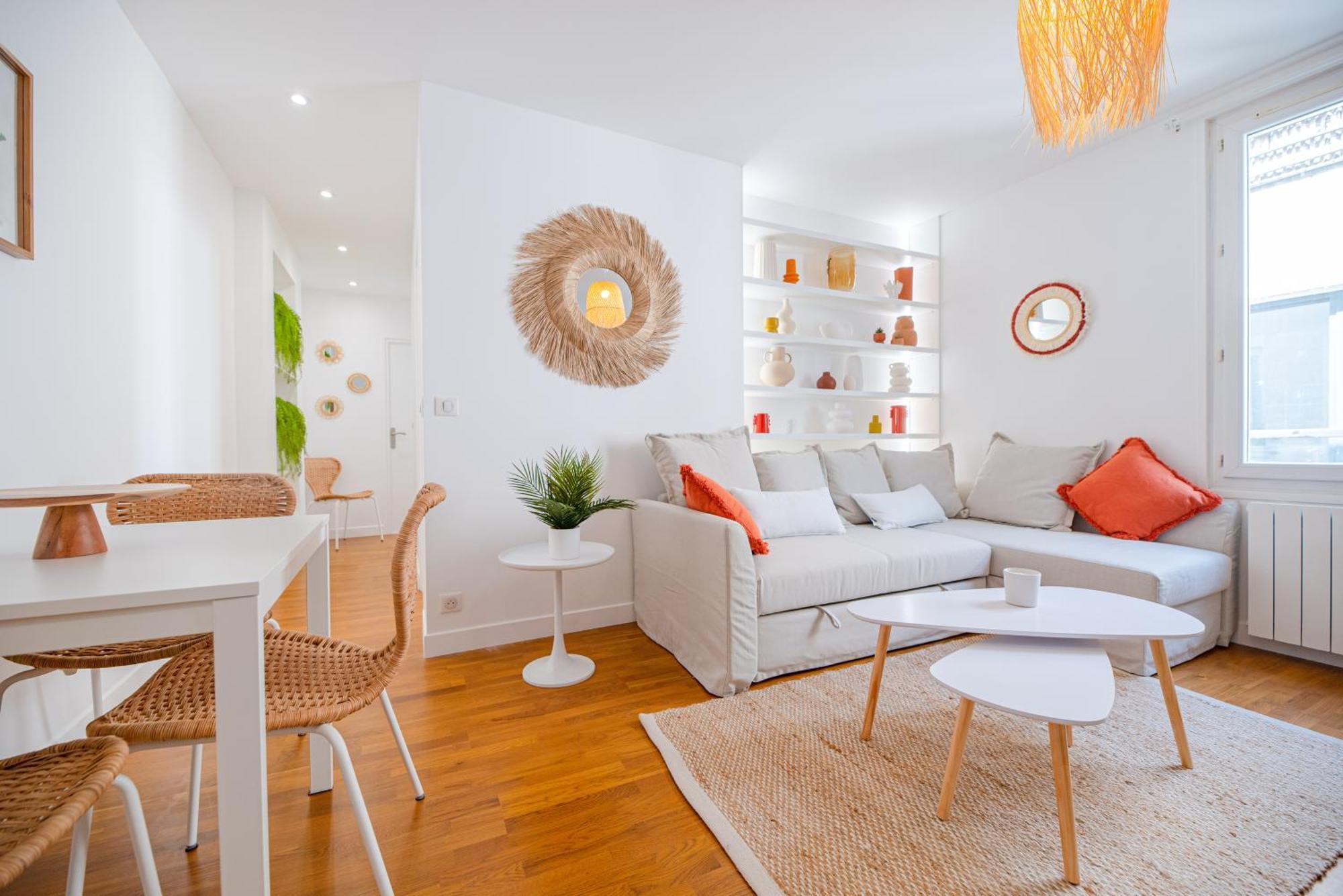 Stunning Flat In Apartment *